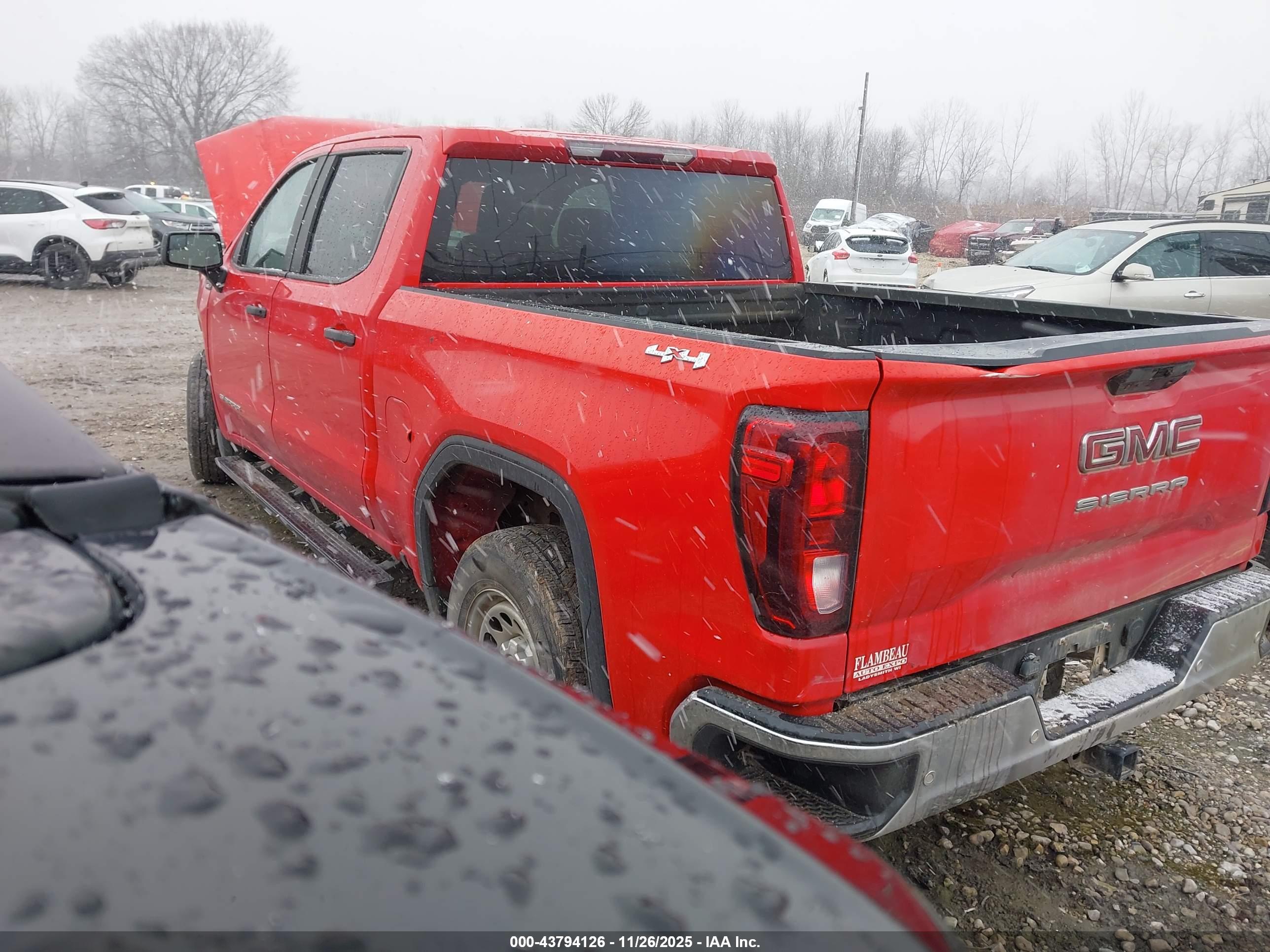GMC SIERRA image 3
