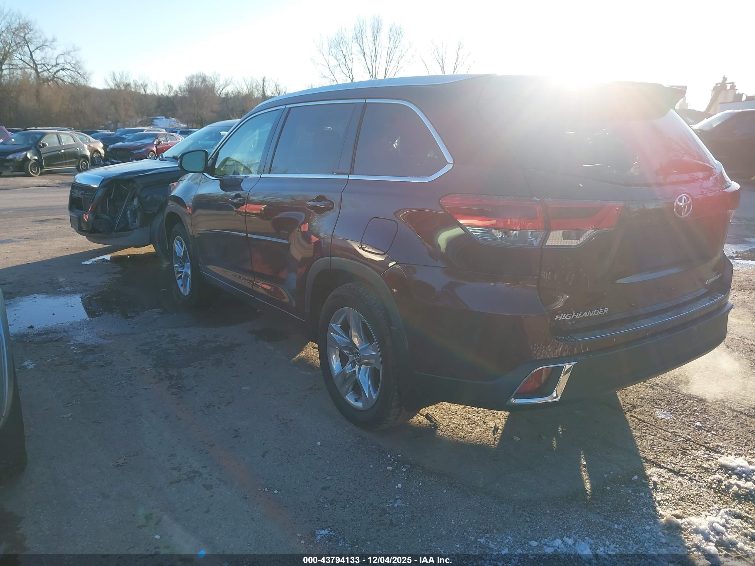 TOYOTA HIGHLANDER image 3