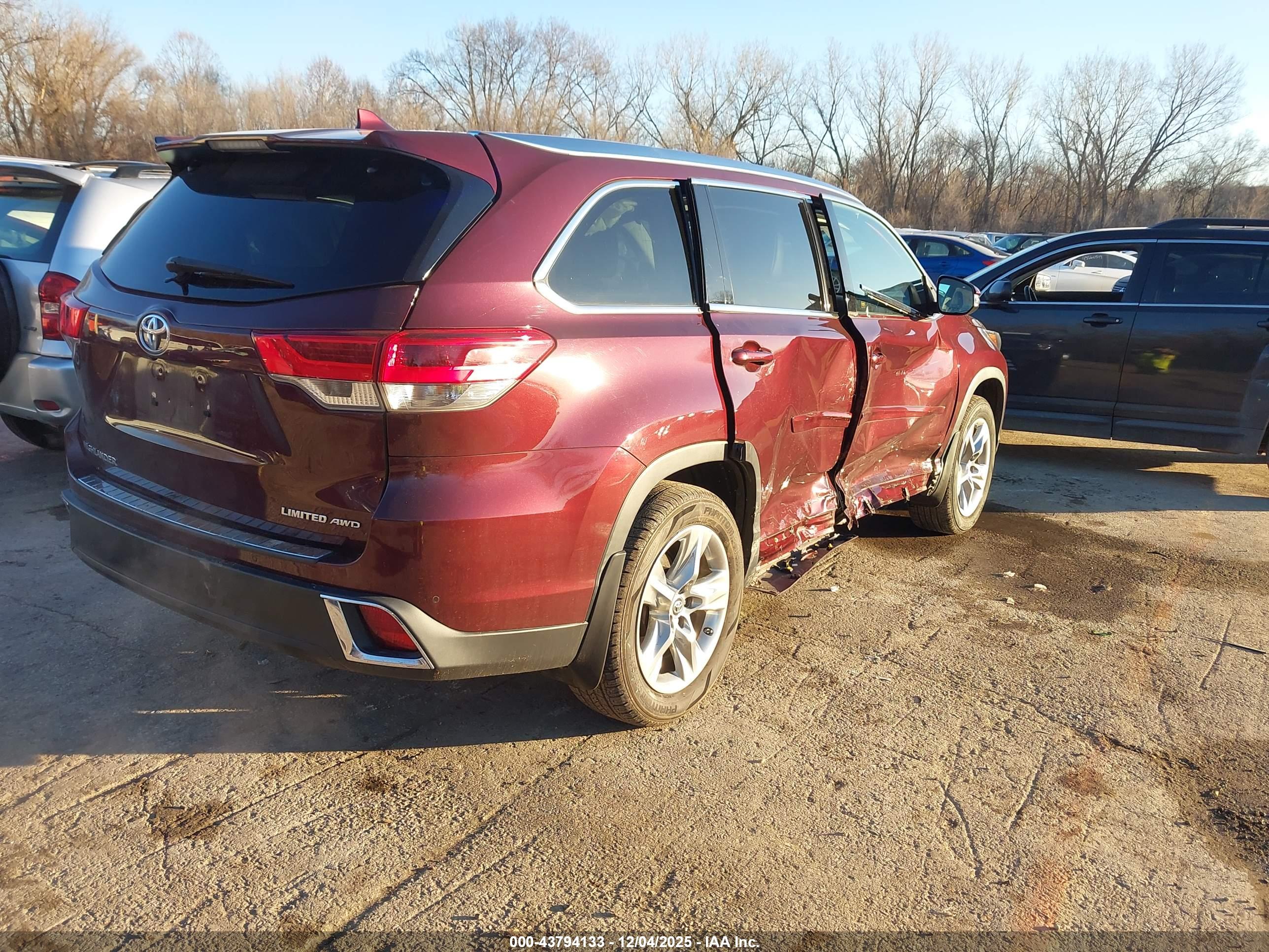 TOYOTA HIGHLANDER image 4