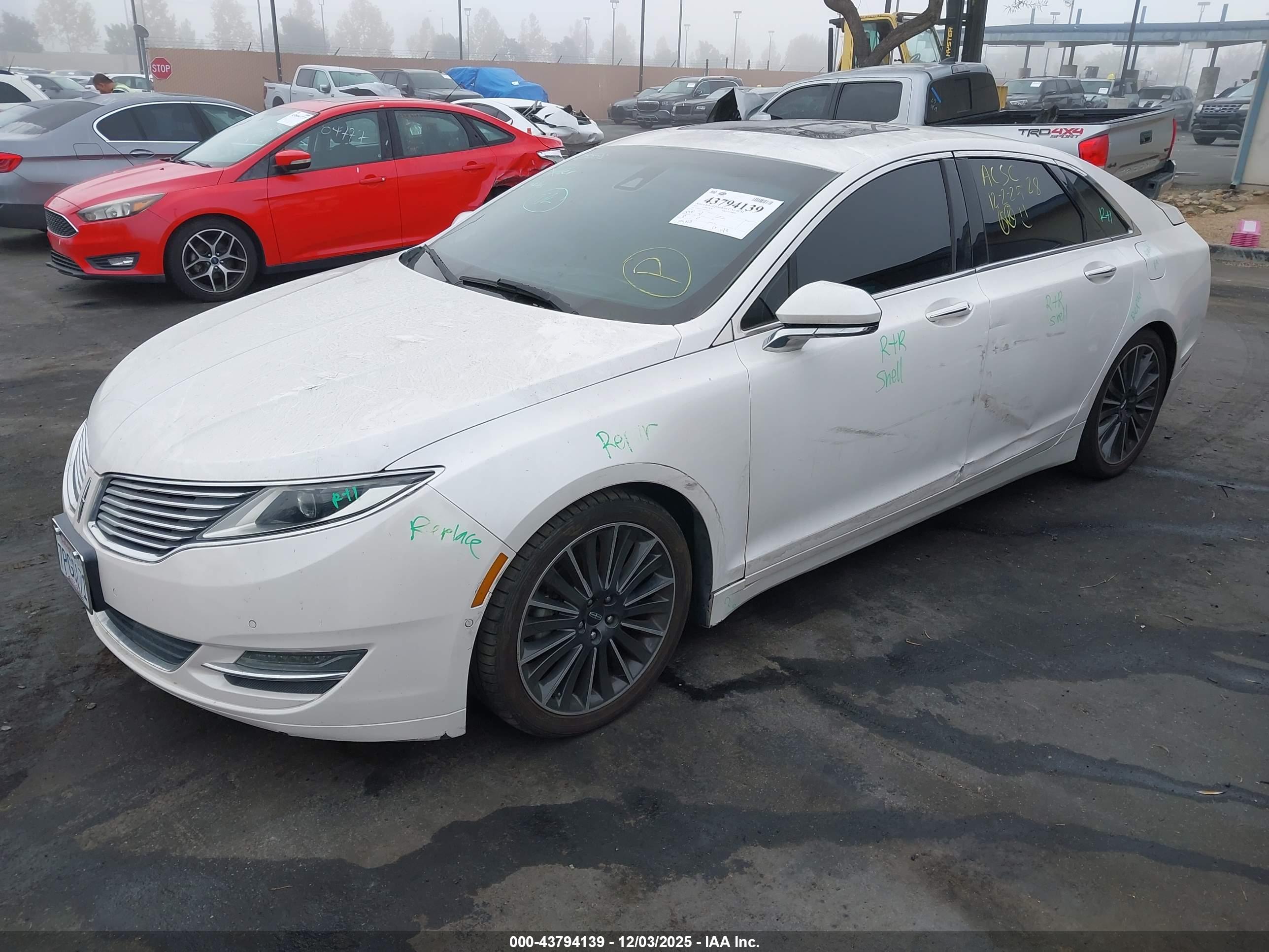LINCOLN MKZ image 2