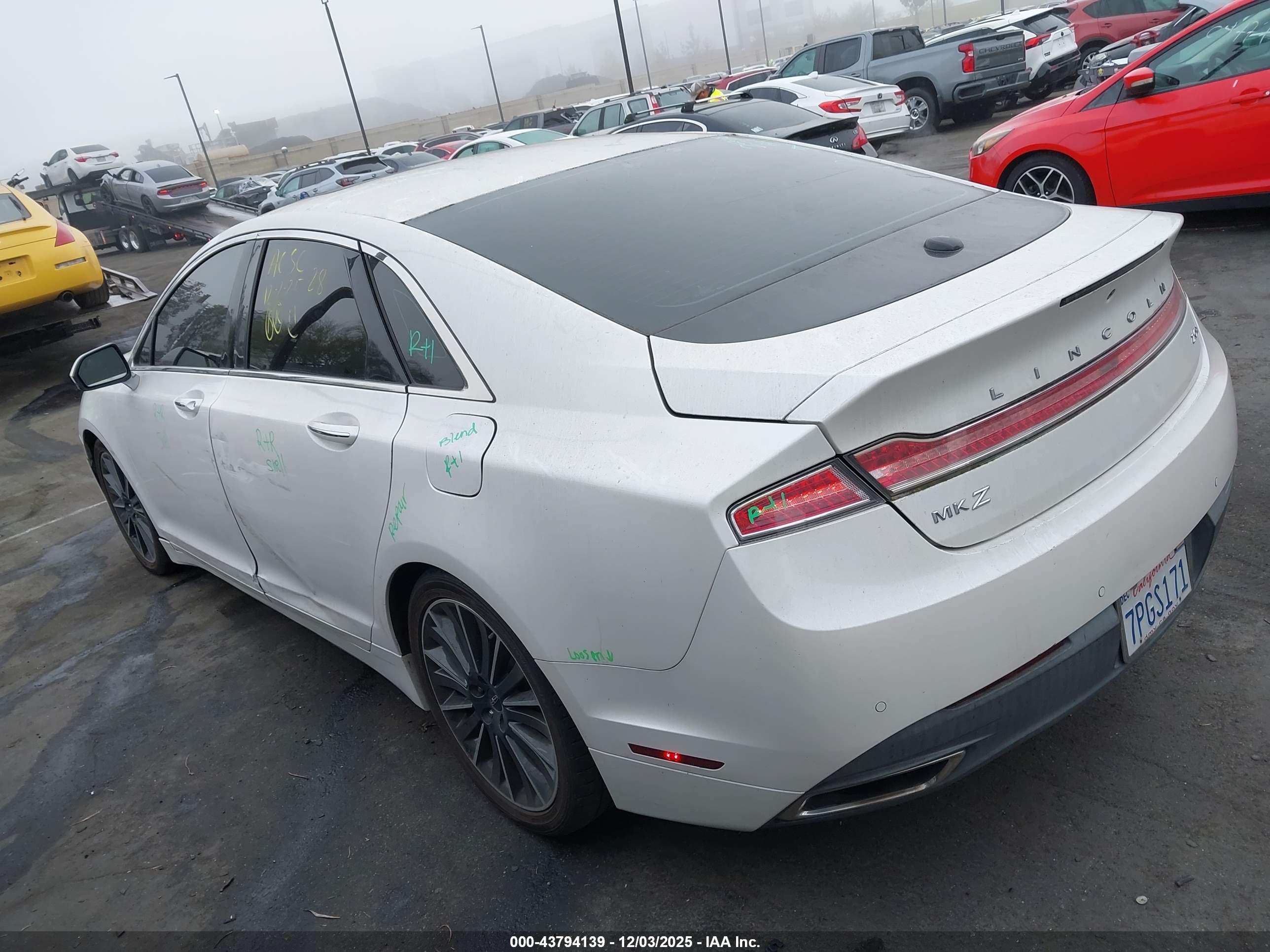LINCOLN MKZ image 3
