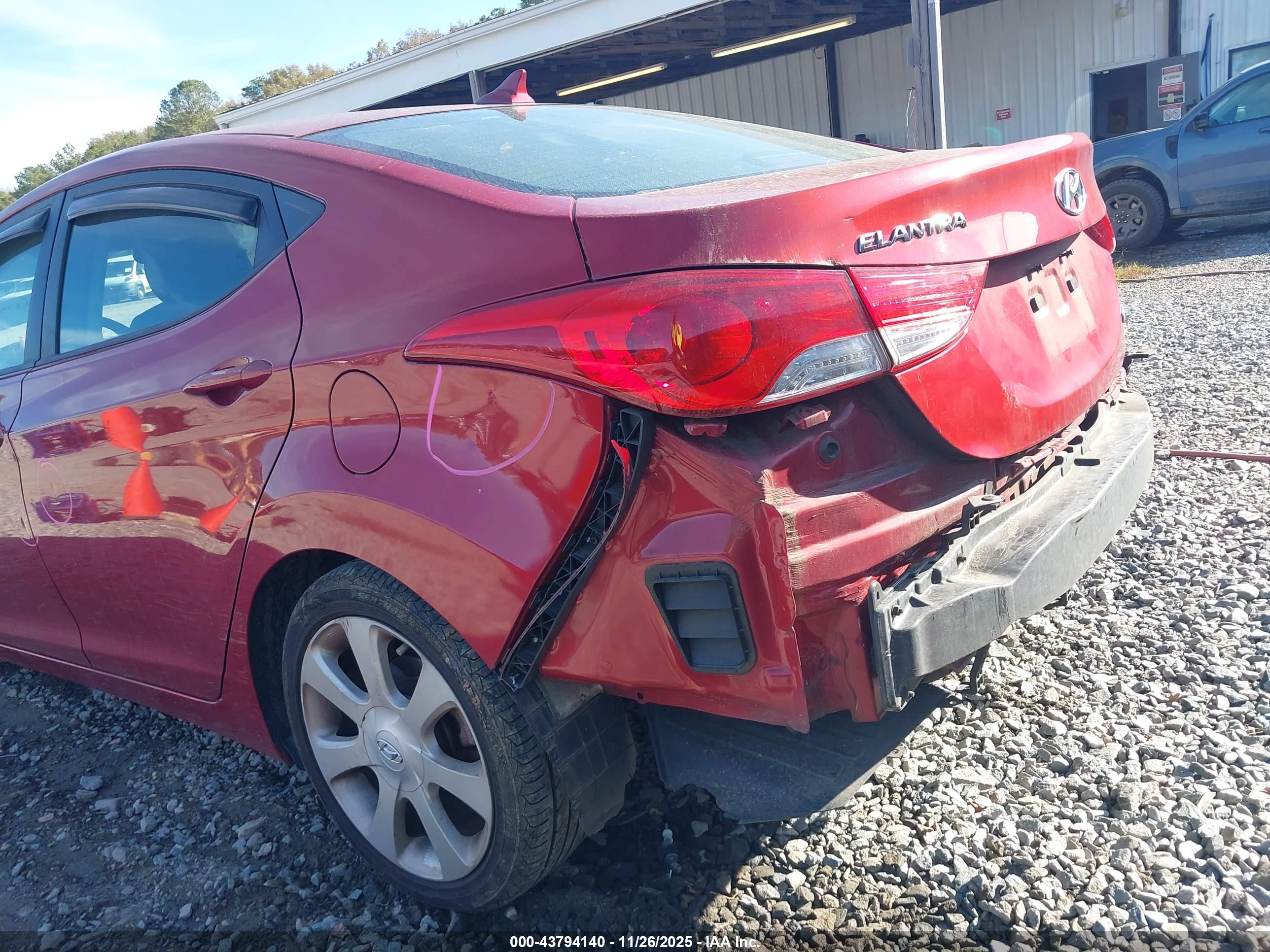 HYUNDAI ELANTRA image 6