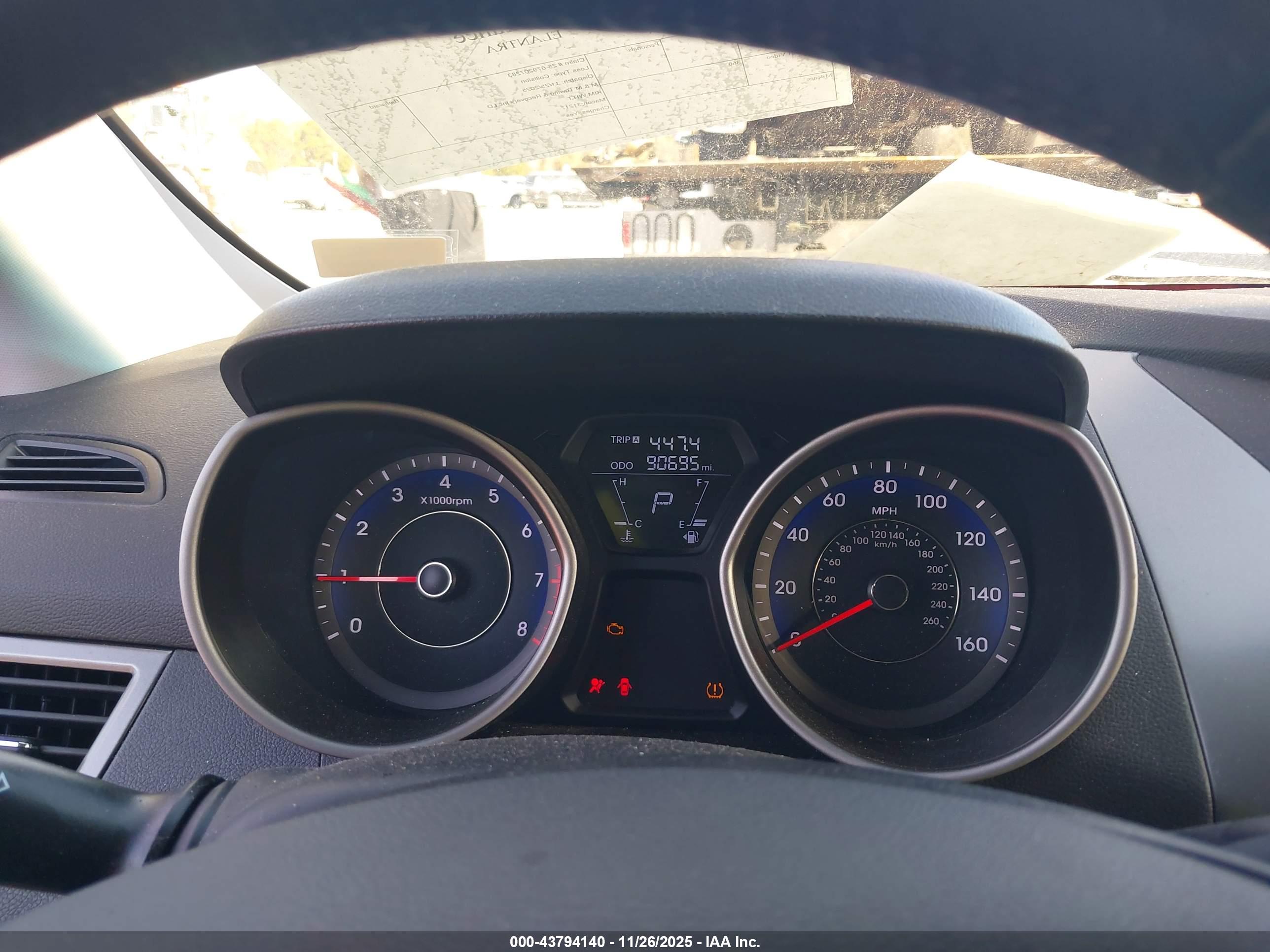HYUNDAI ELANTRA image 7