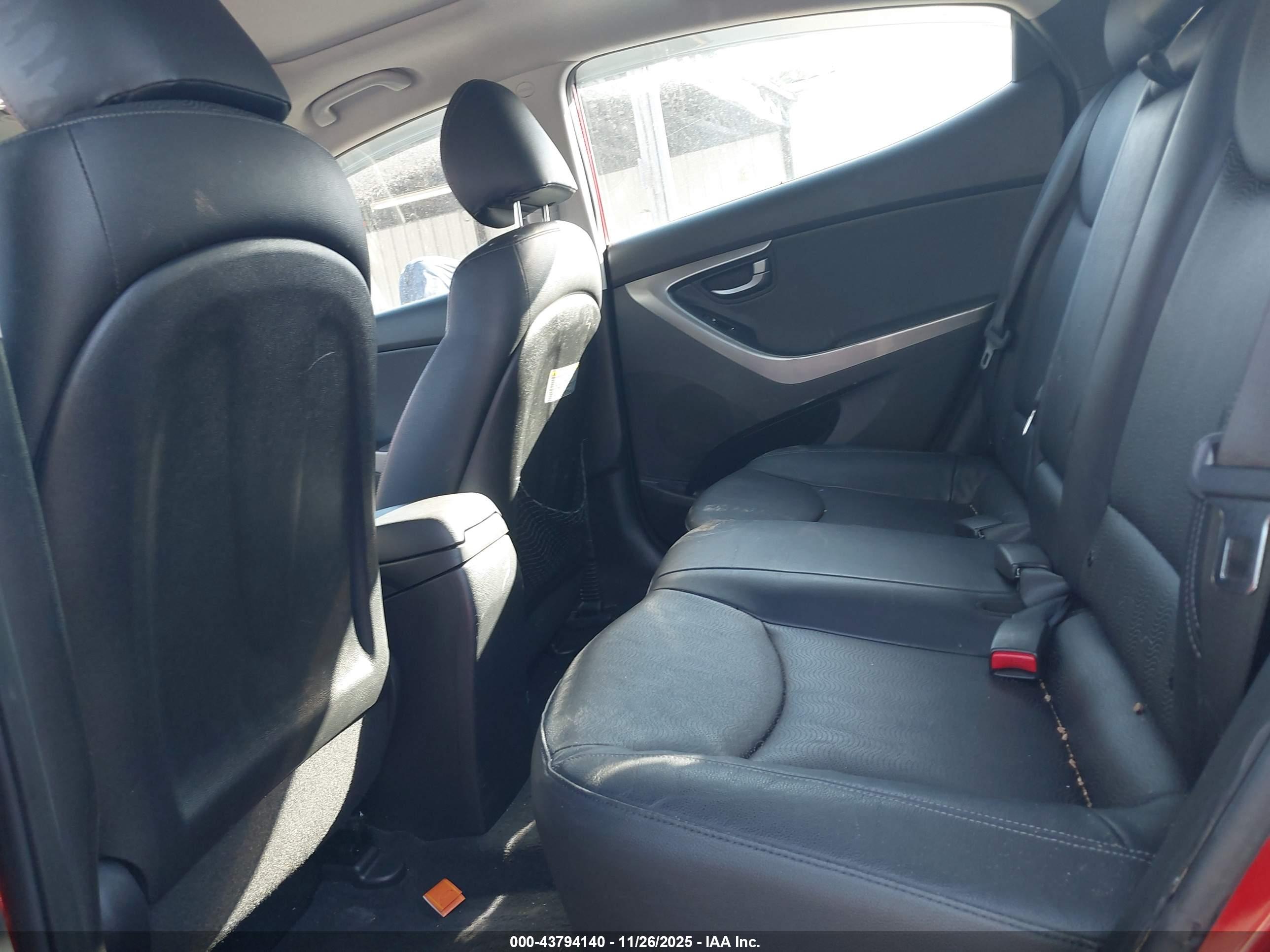 HYUNDAI ELANTRA image 8
