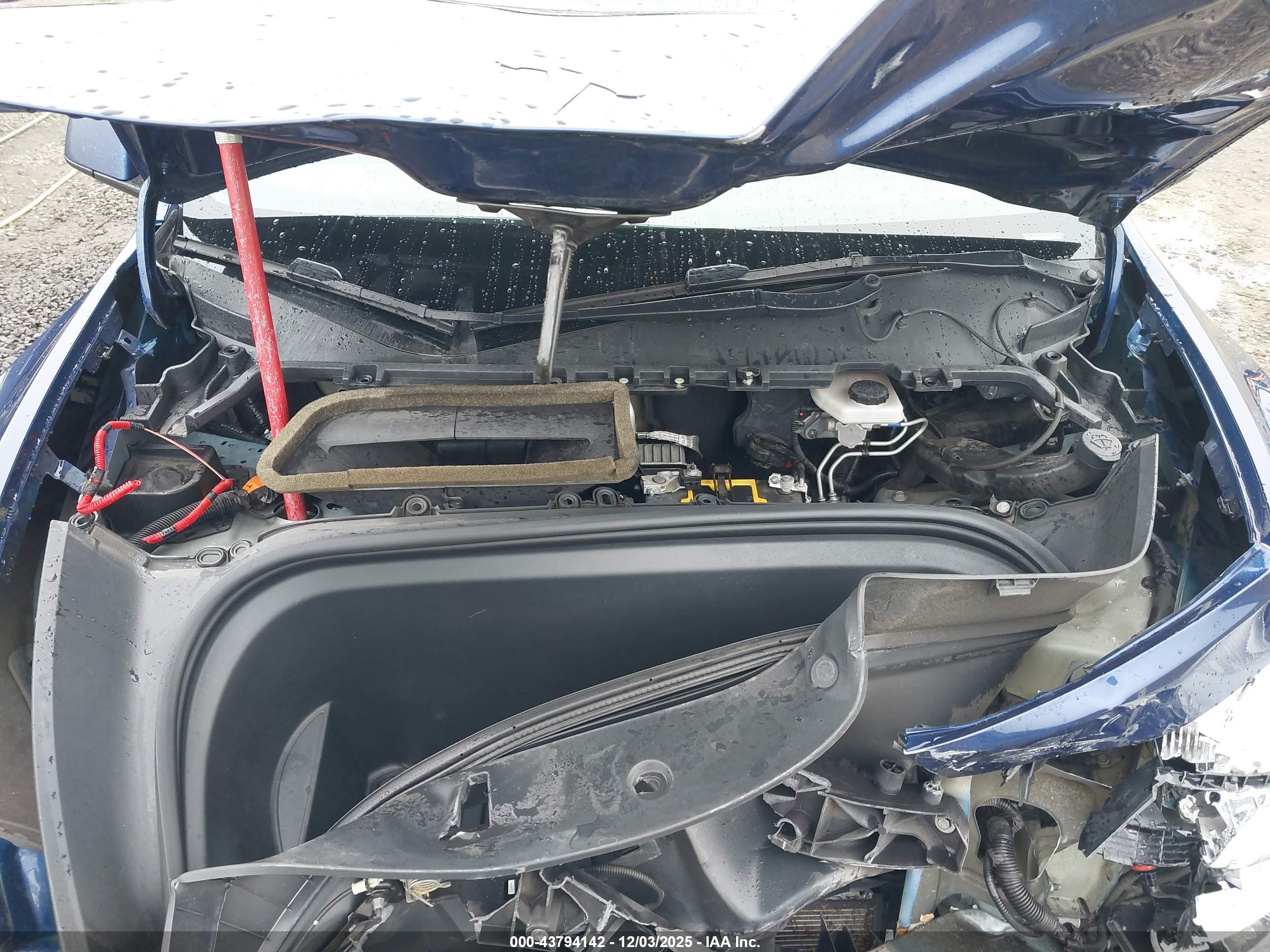 TESLA MODEL image 10