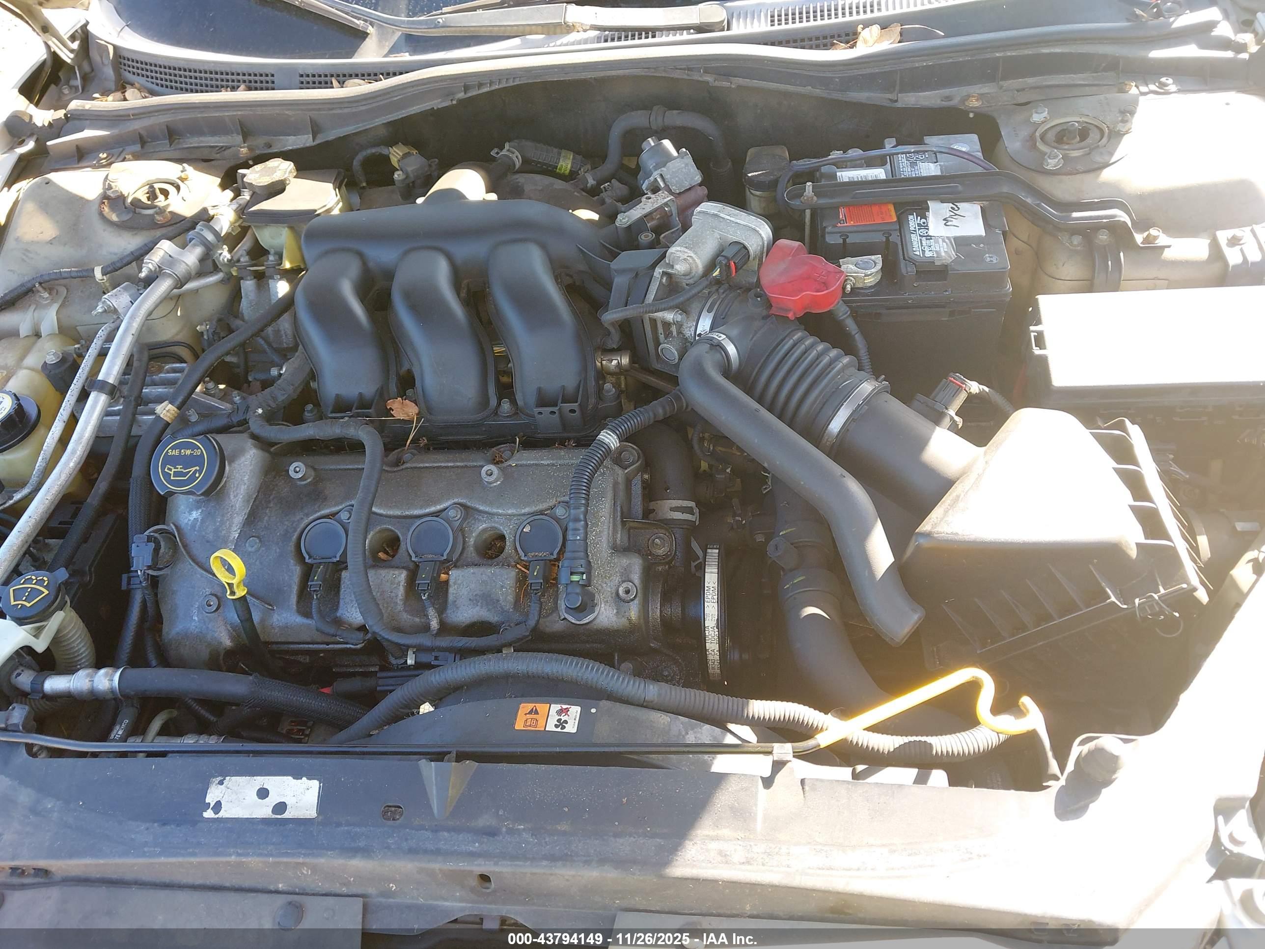 FORD FUSION image 10