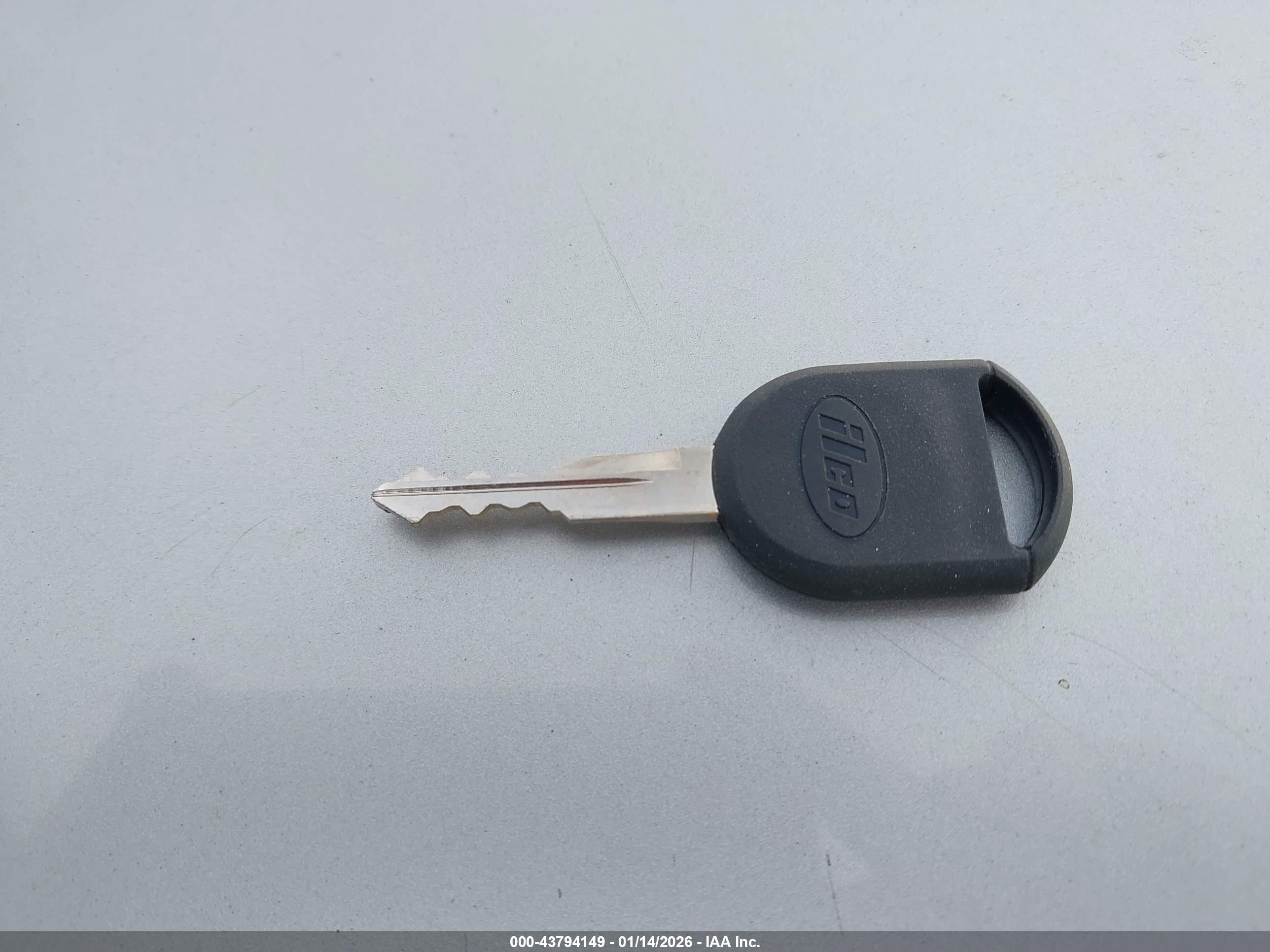 FORD FUSION image 11