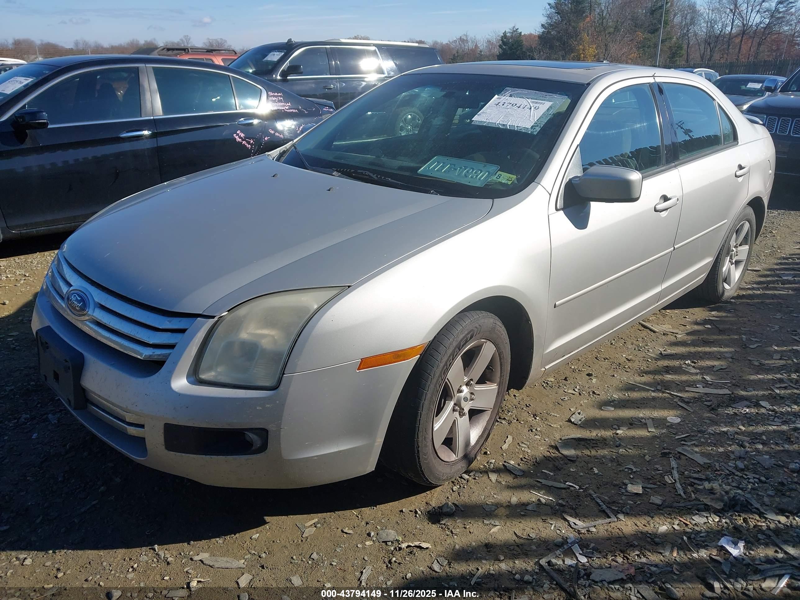FORD FUSION image 2