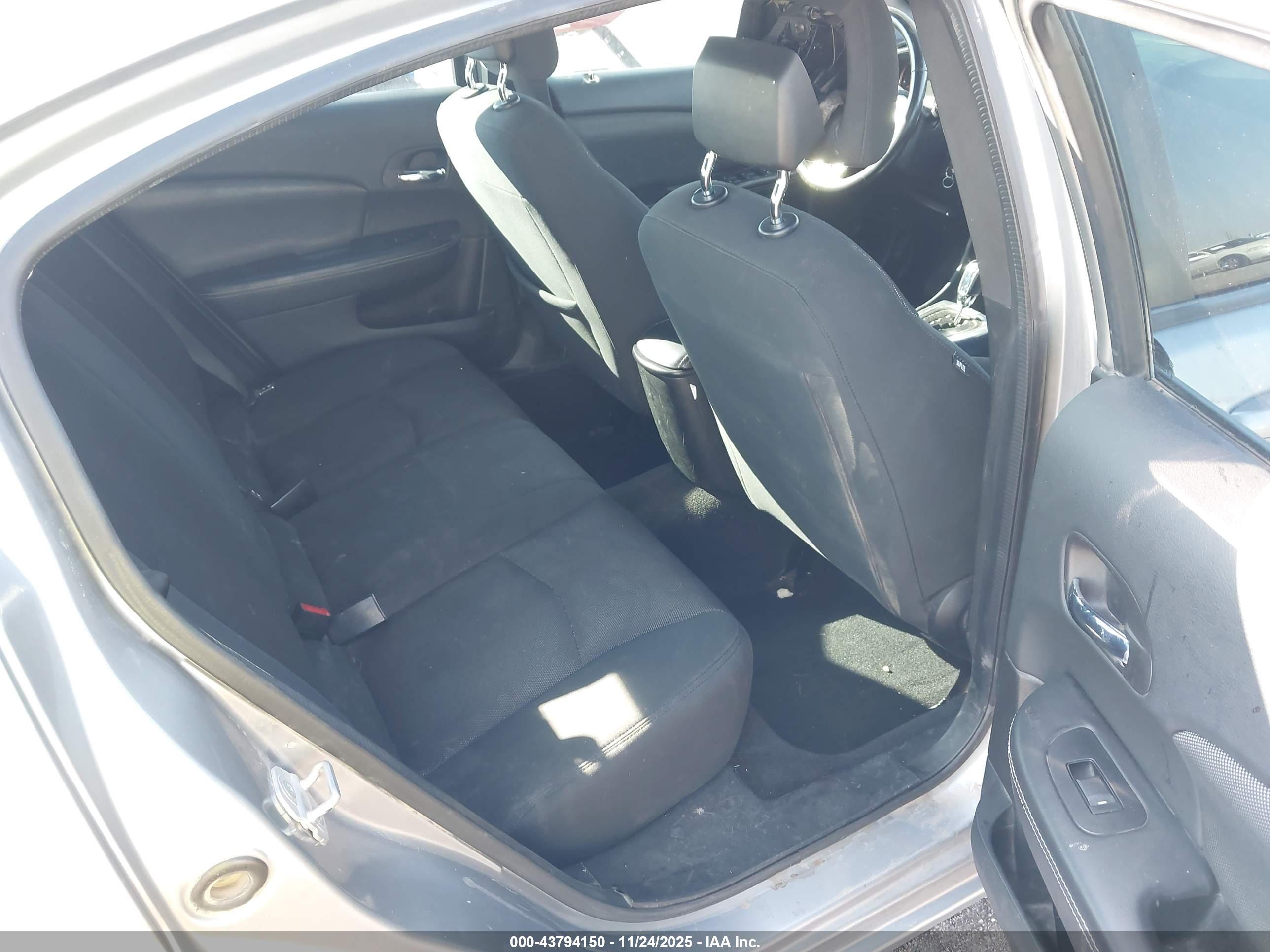 DODGE AVENGER image 8