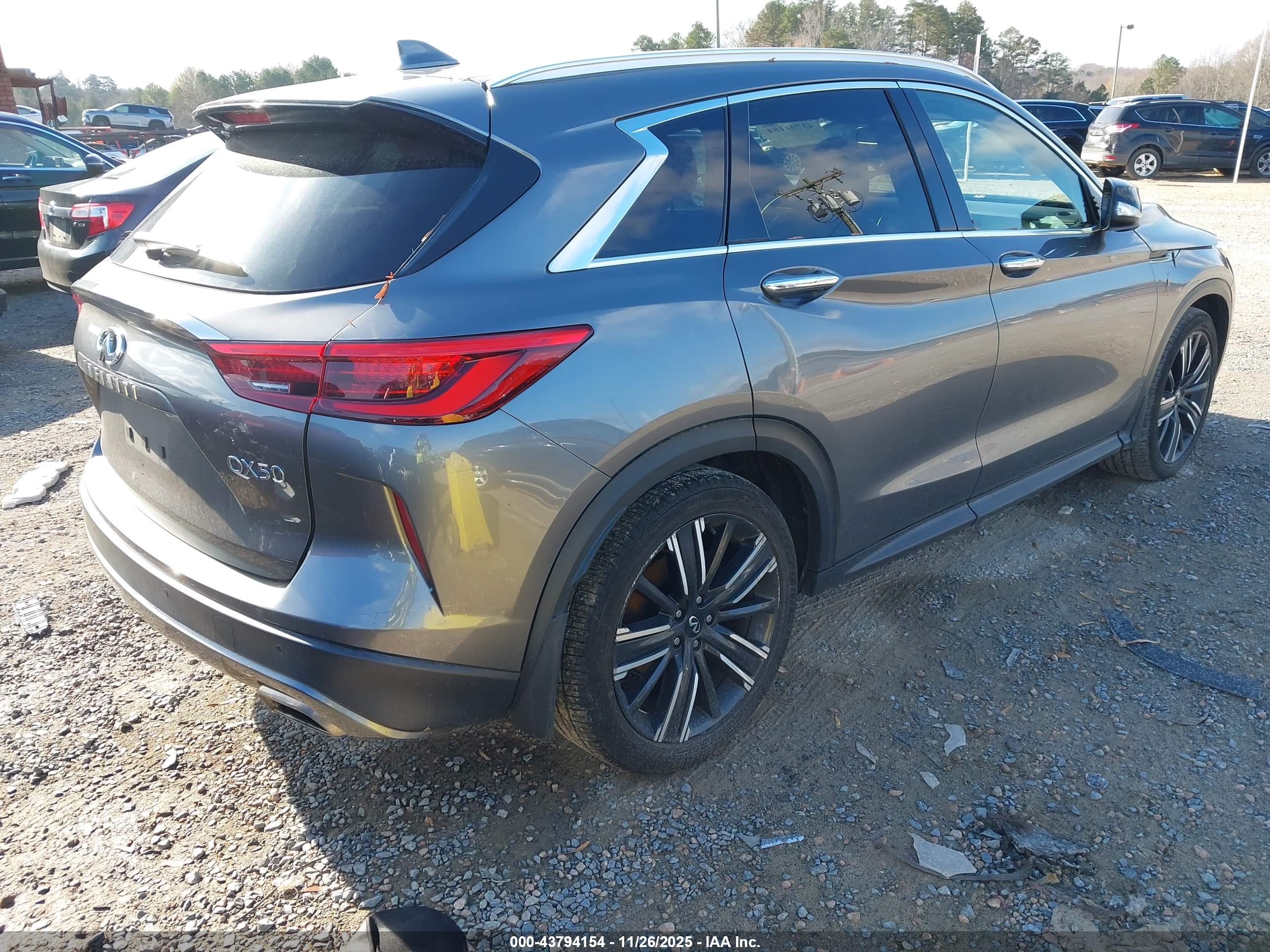 INFINITI QX50 image 4