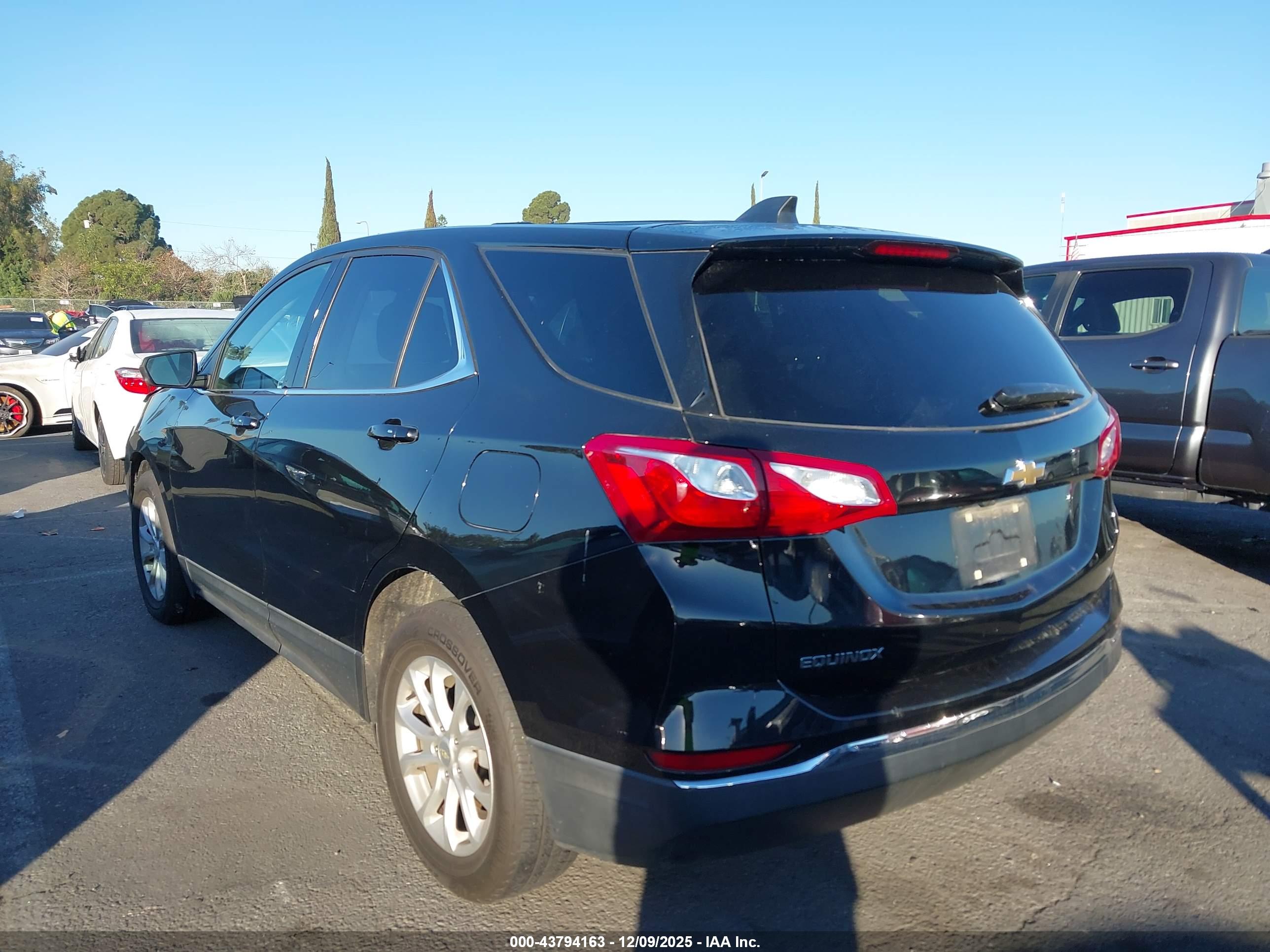 CHEVROLET EQUINOX image 3
