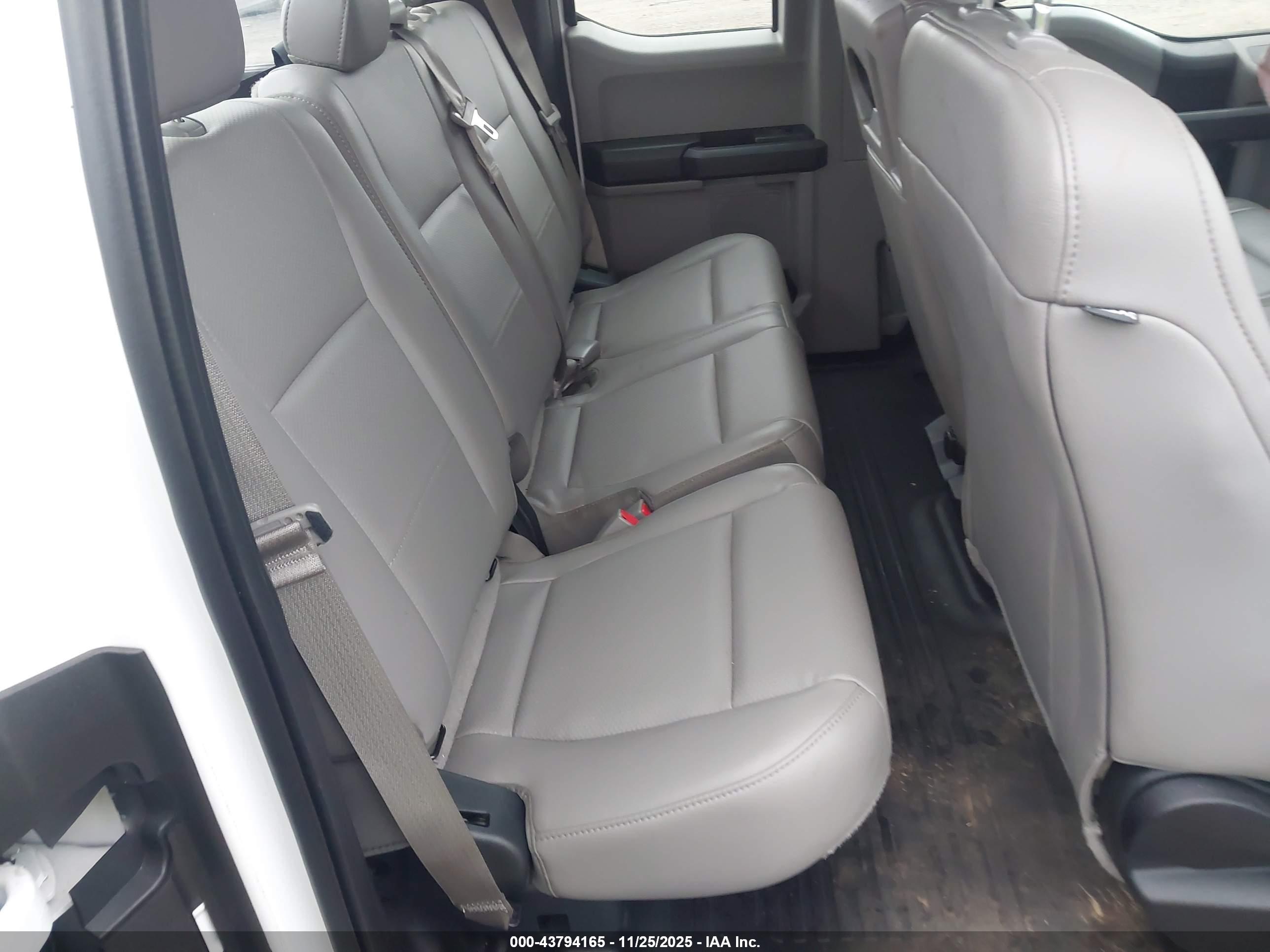 FORD F-150 image 8