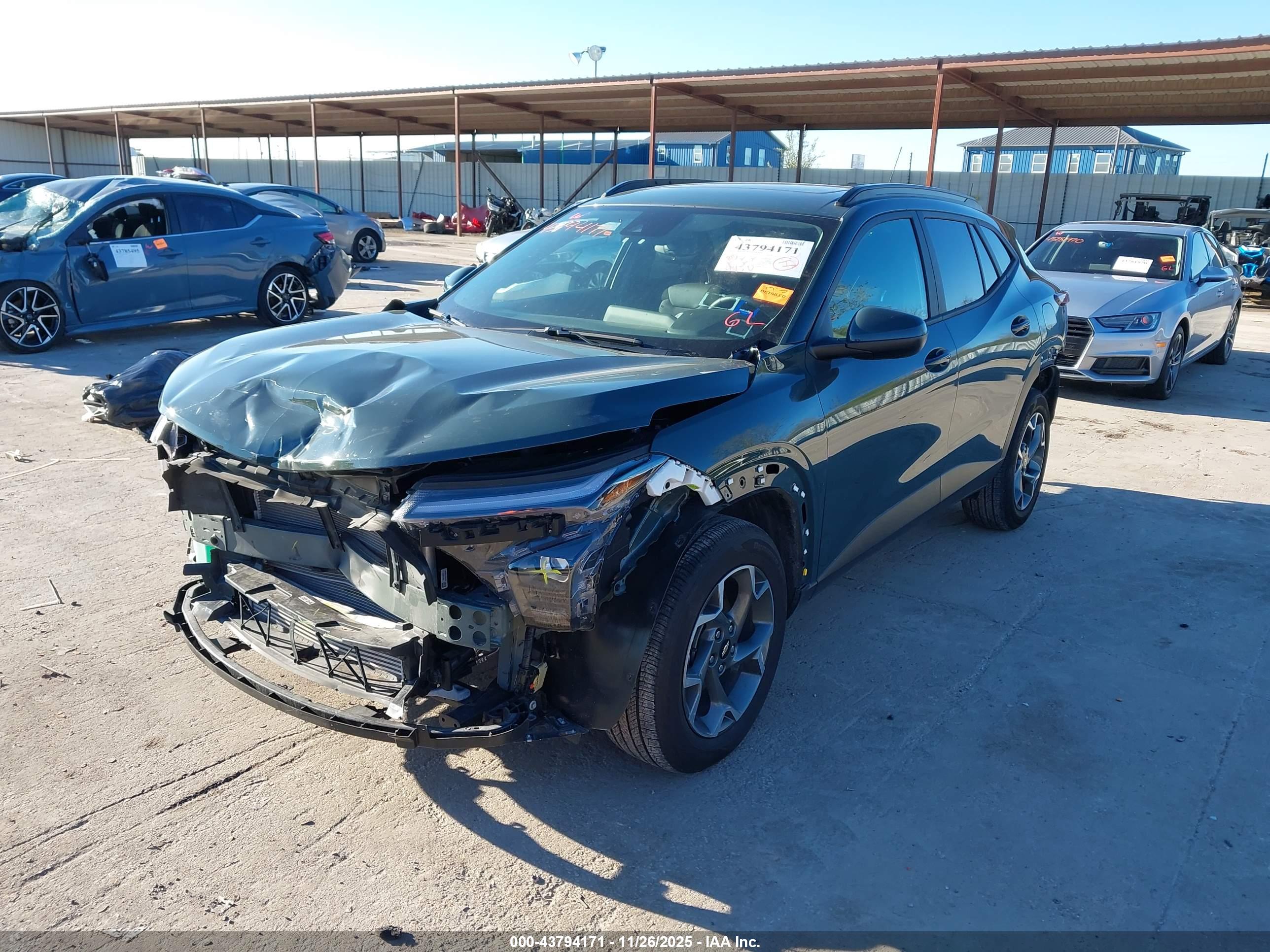 CHEVROLET TRAX image 2