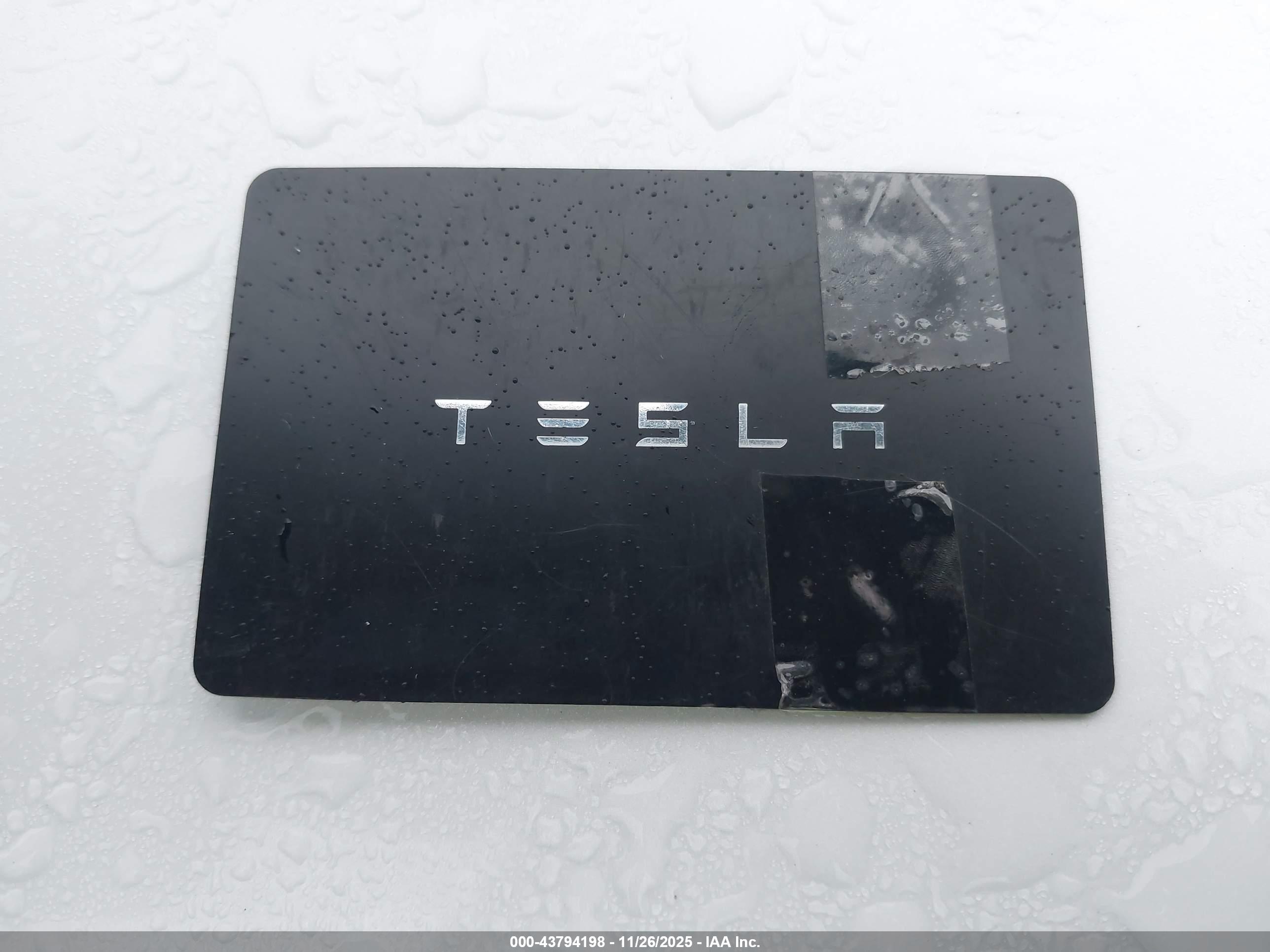 TESLA MODEL image 11