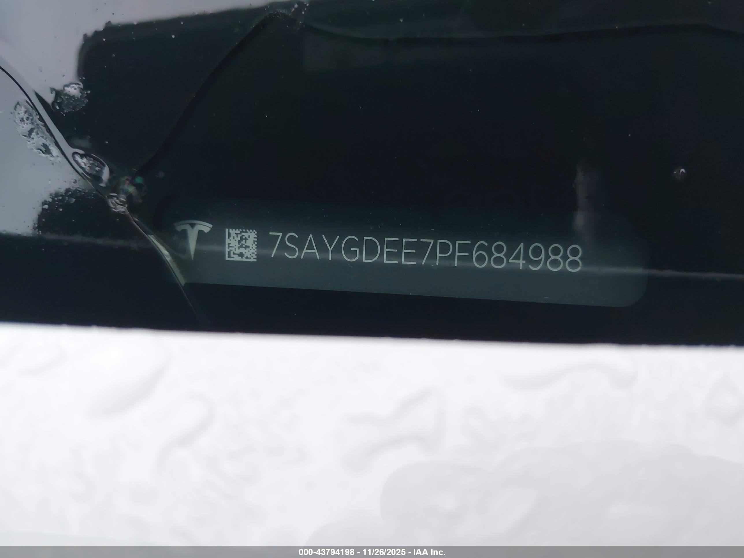TESLA MODEL image 9