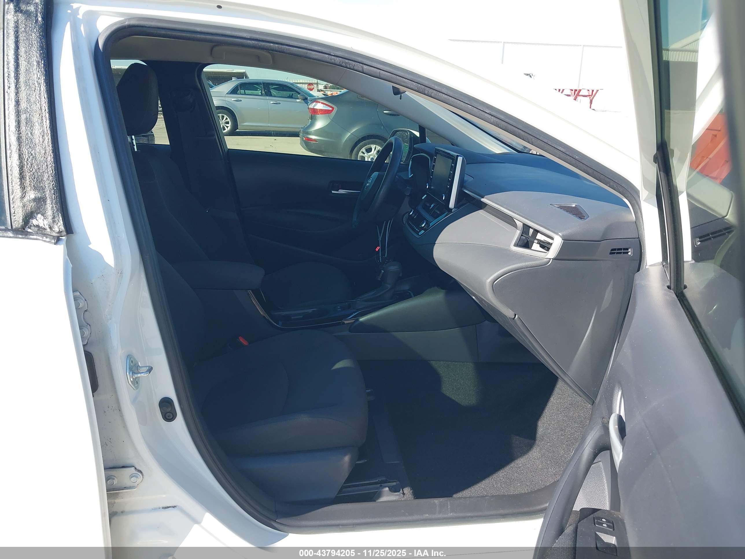 TOYOTA COROLLA image 5