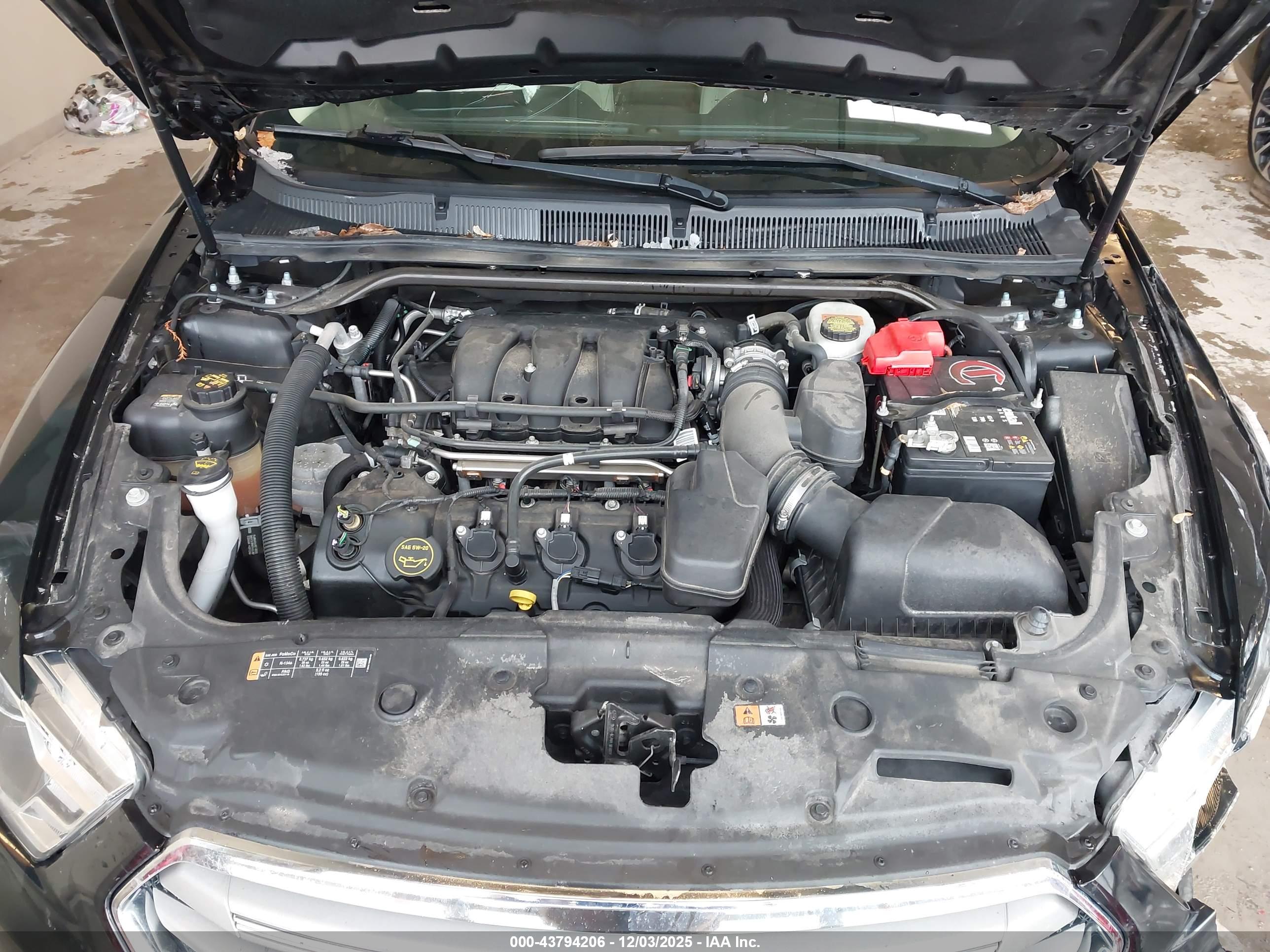FORD TAURUS image 10