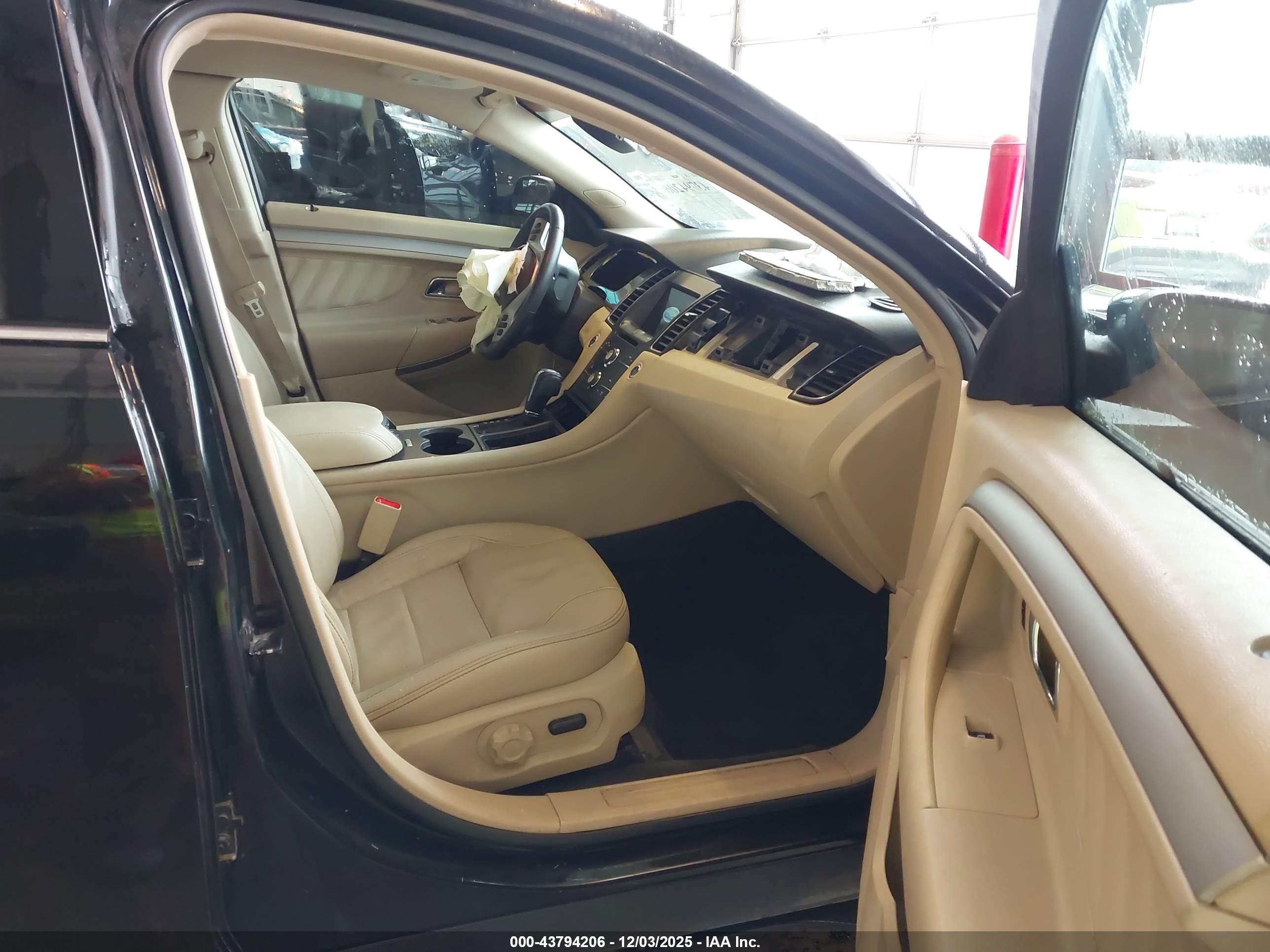 FORD TAURUS image 5