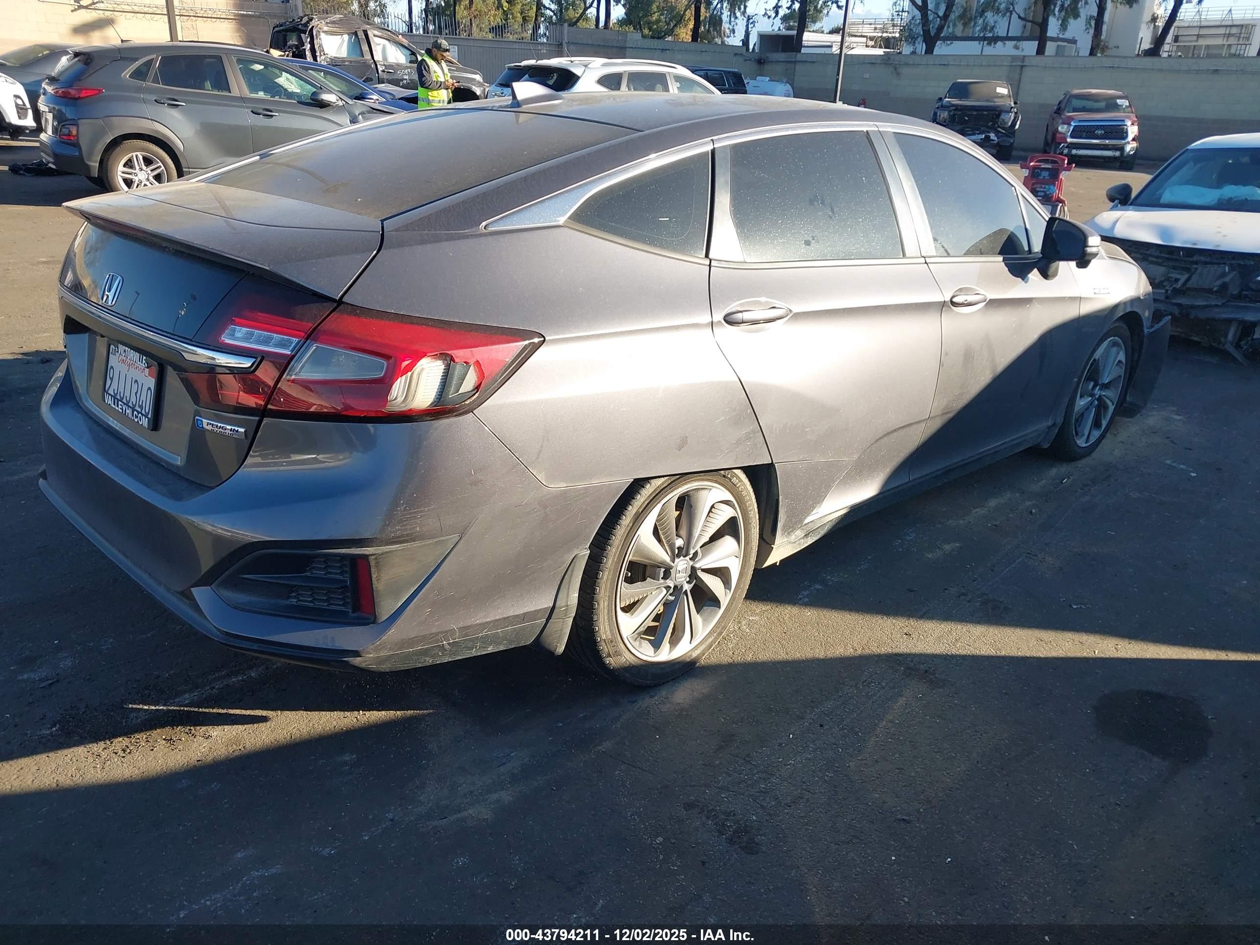 HONDA CLARITY image 4