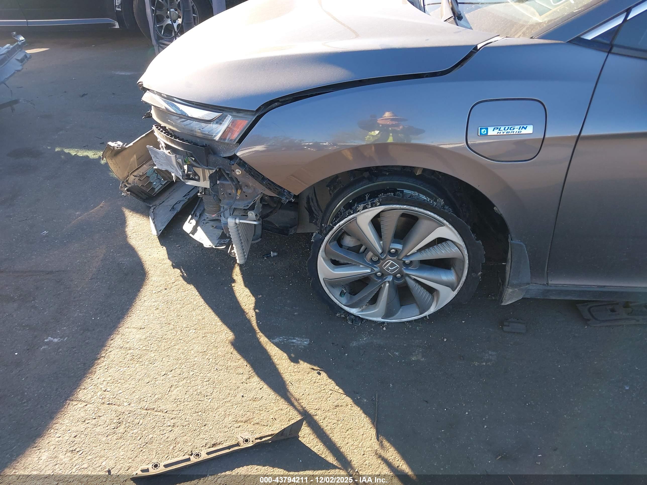 HONDA CLARITY image 6