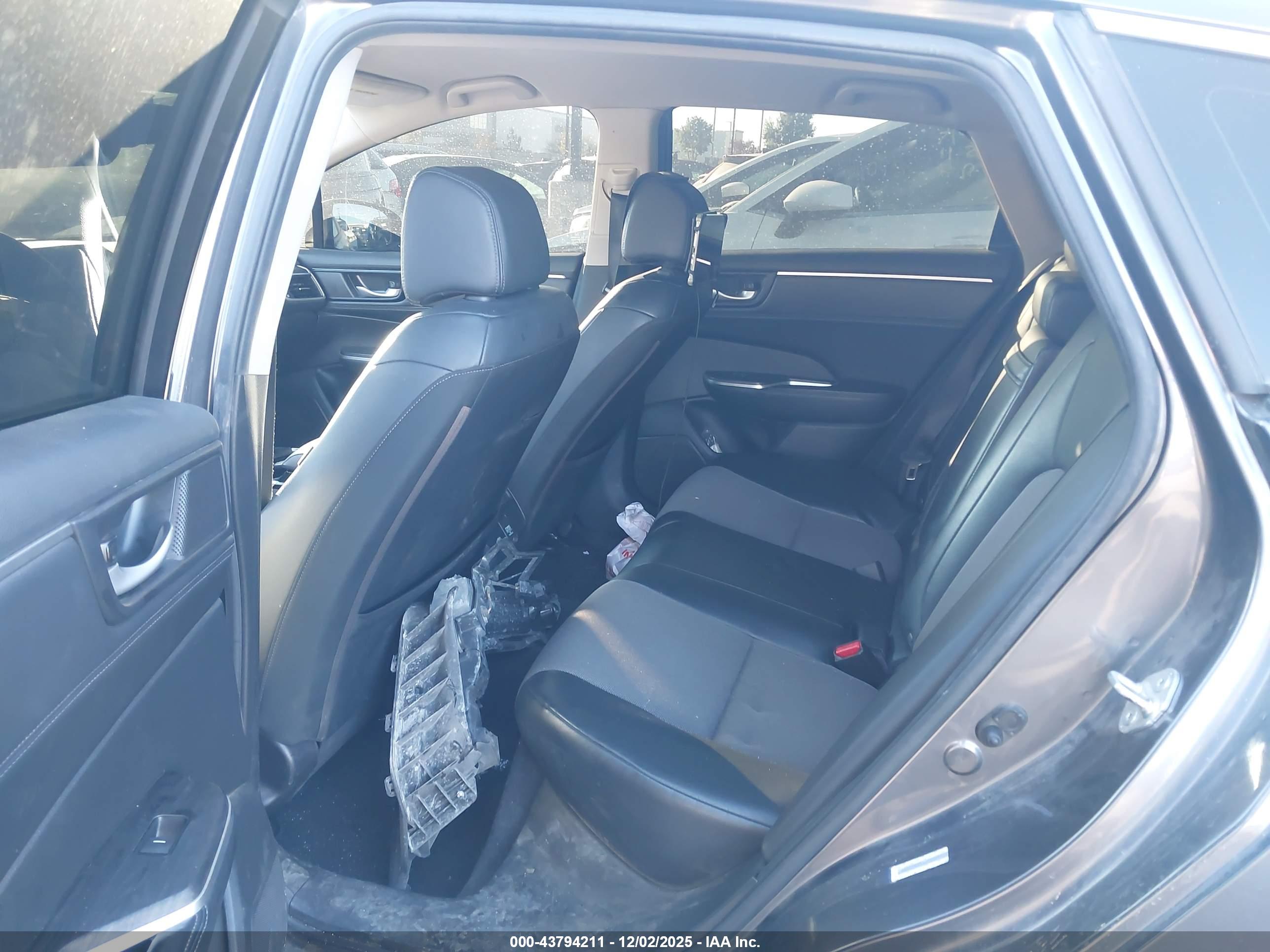 HONDA CLARITY image 8