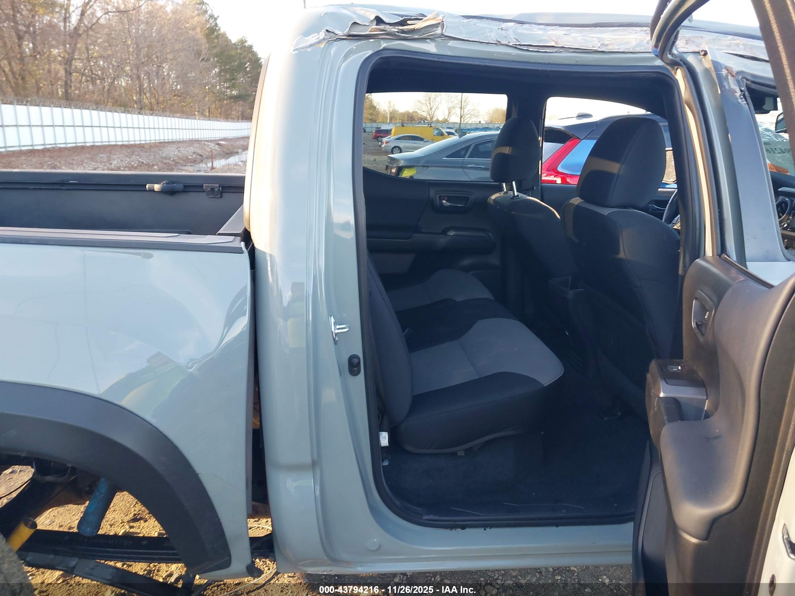 TOYOTA TACOMA image 8