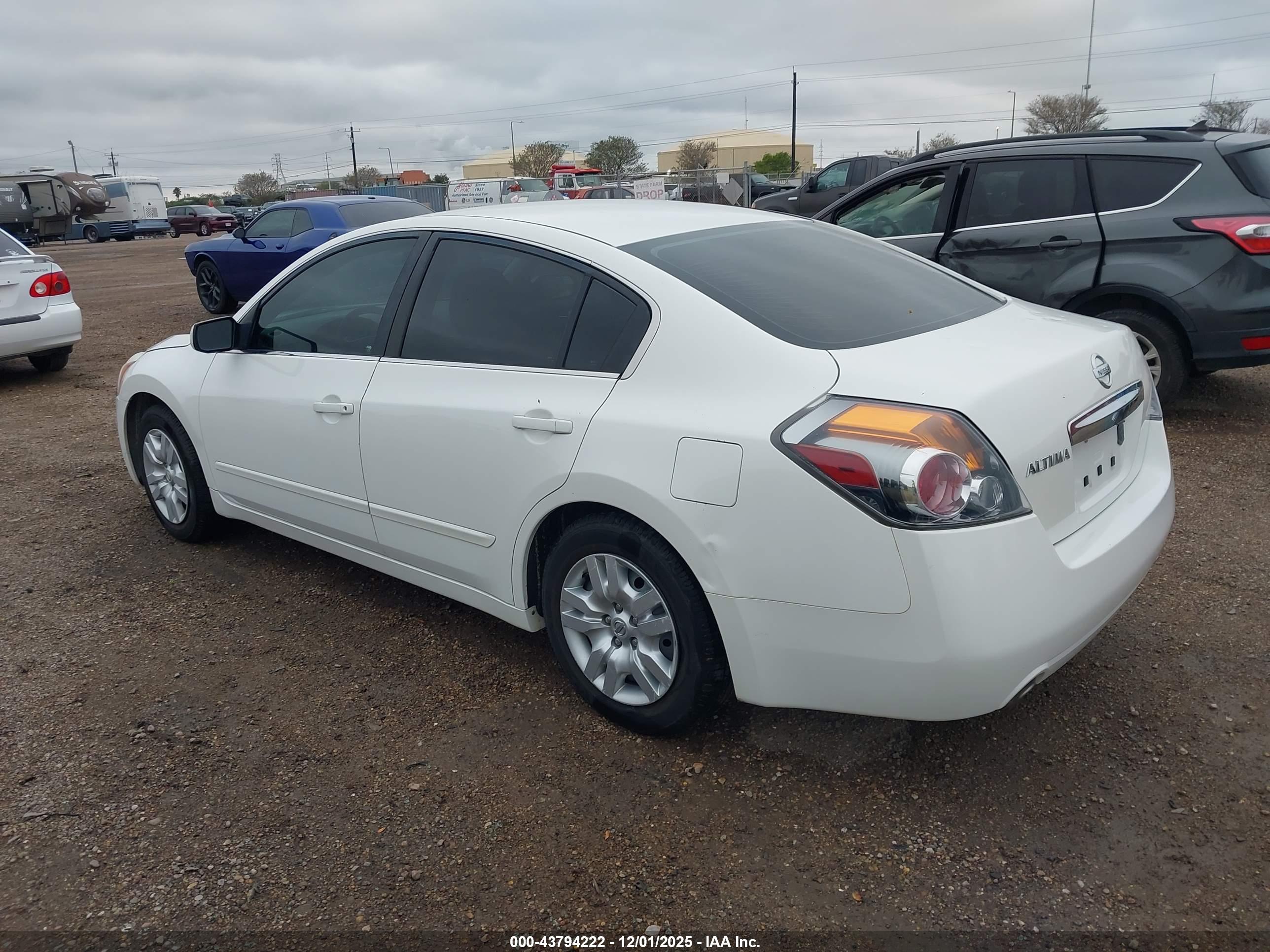 NISSAN ALTIMA image 3