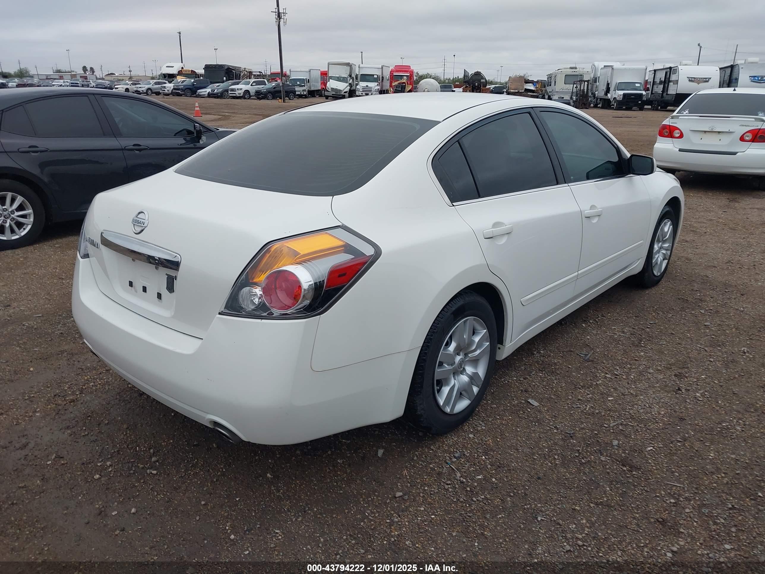 NISSAN ALTIMA image 4