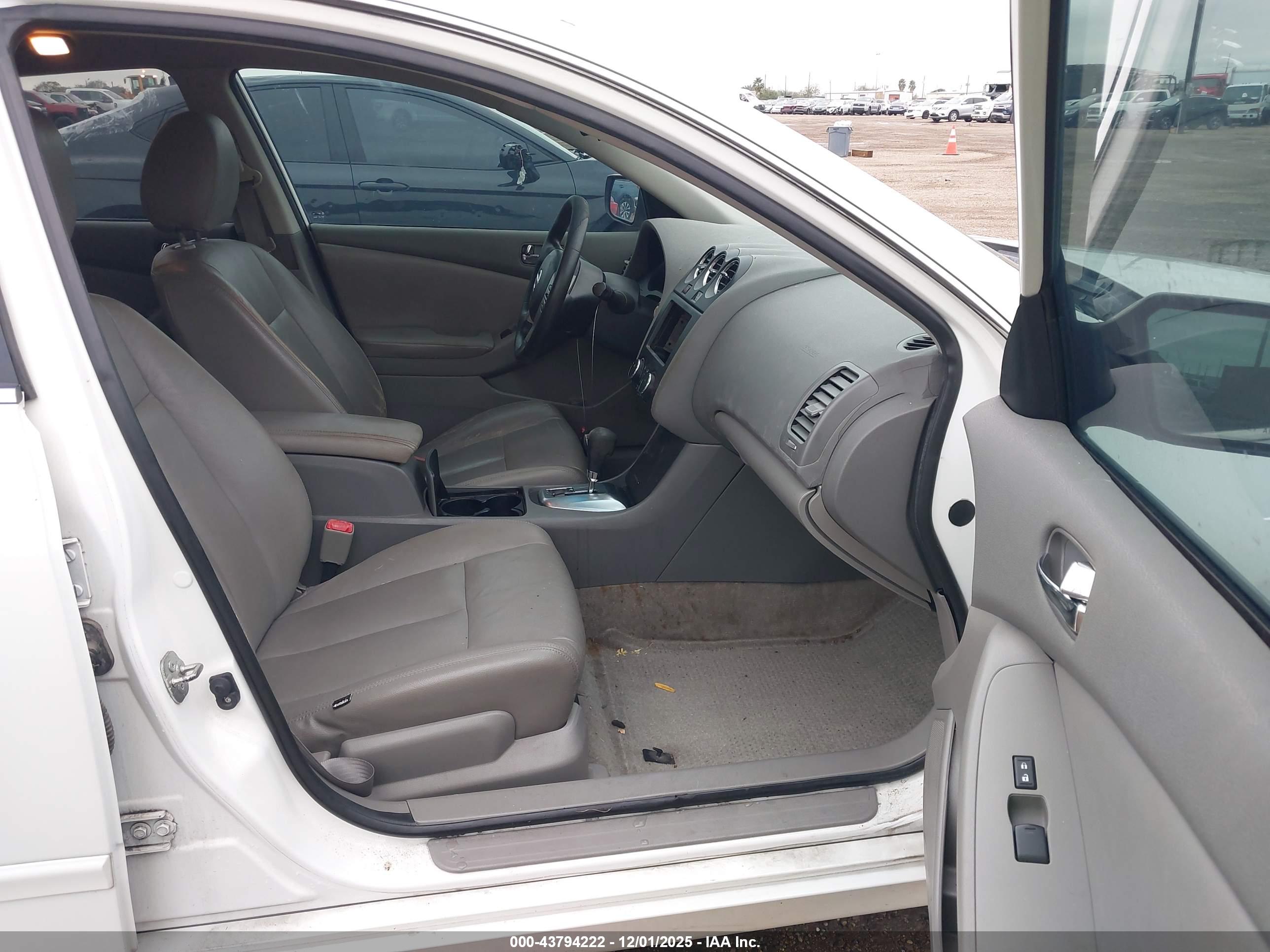 NISSAN ALTIMA image 5