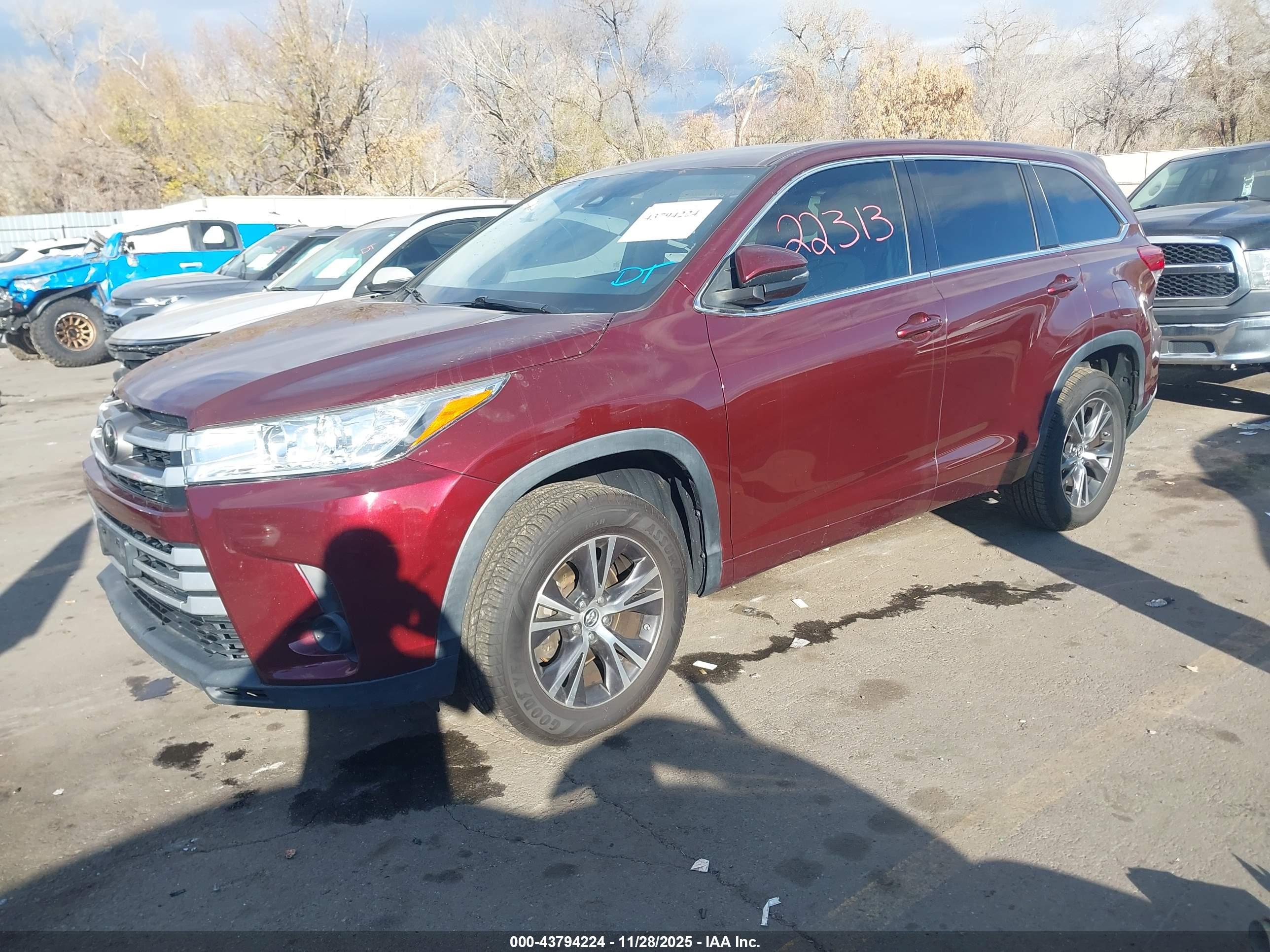 TOYOTA HIGHLANDER image 2