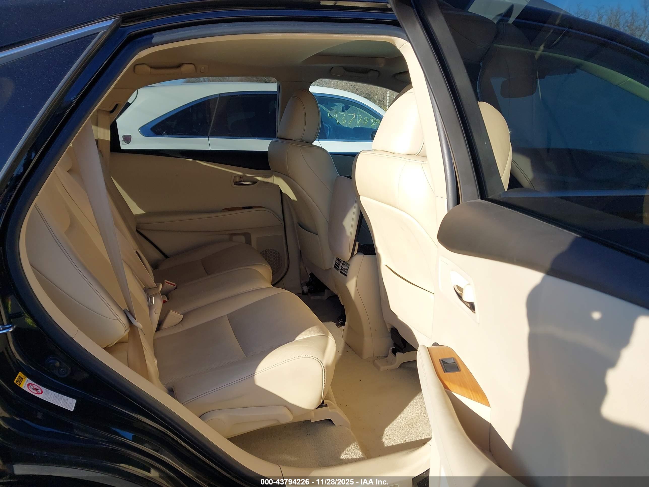 LEXUS RX image 8