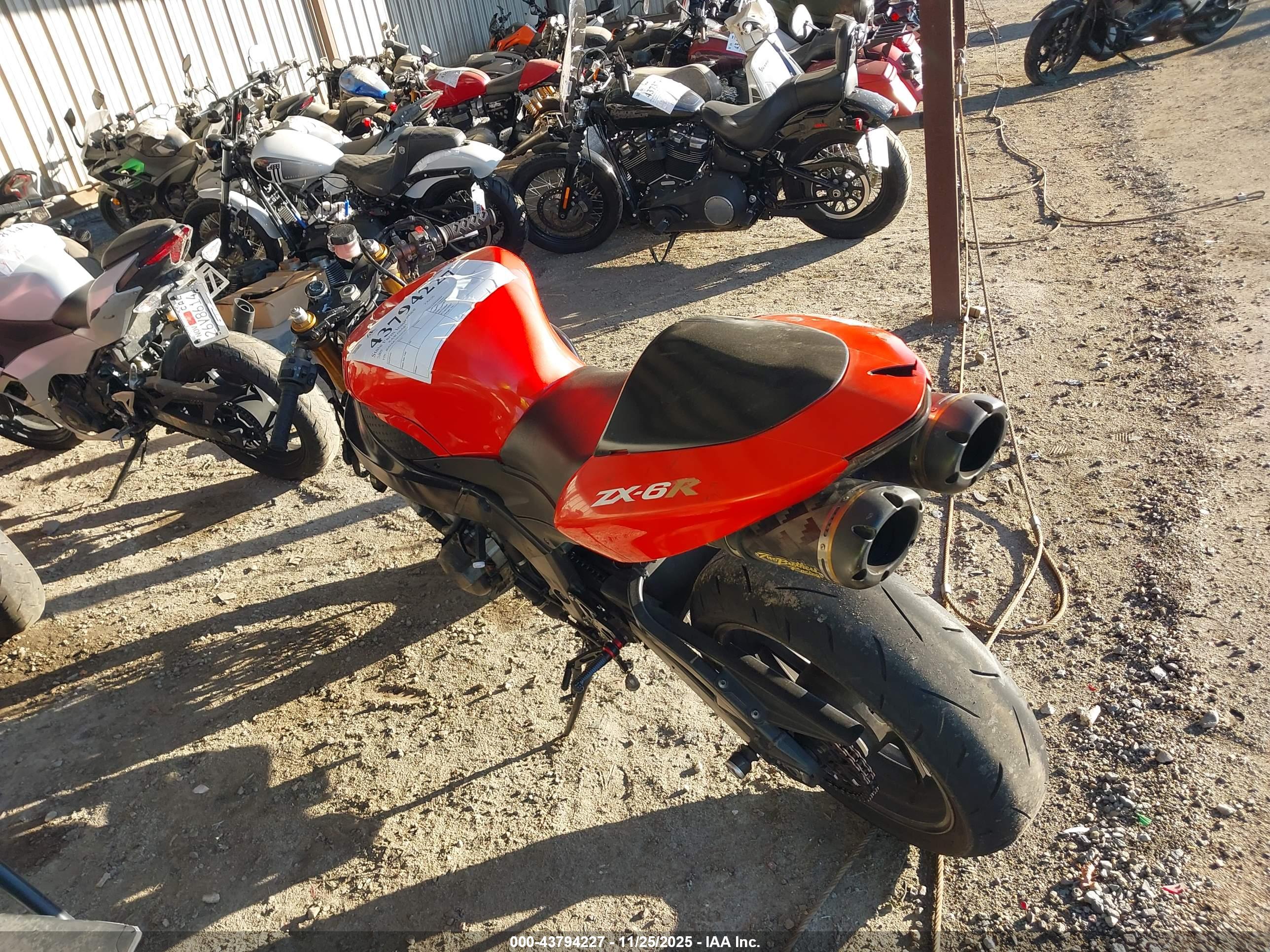 KAWASAKI ZX636 image 3