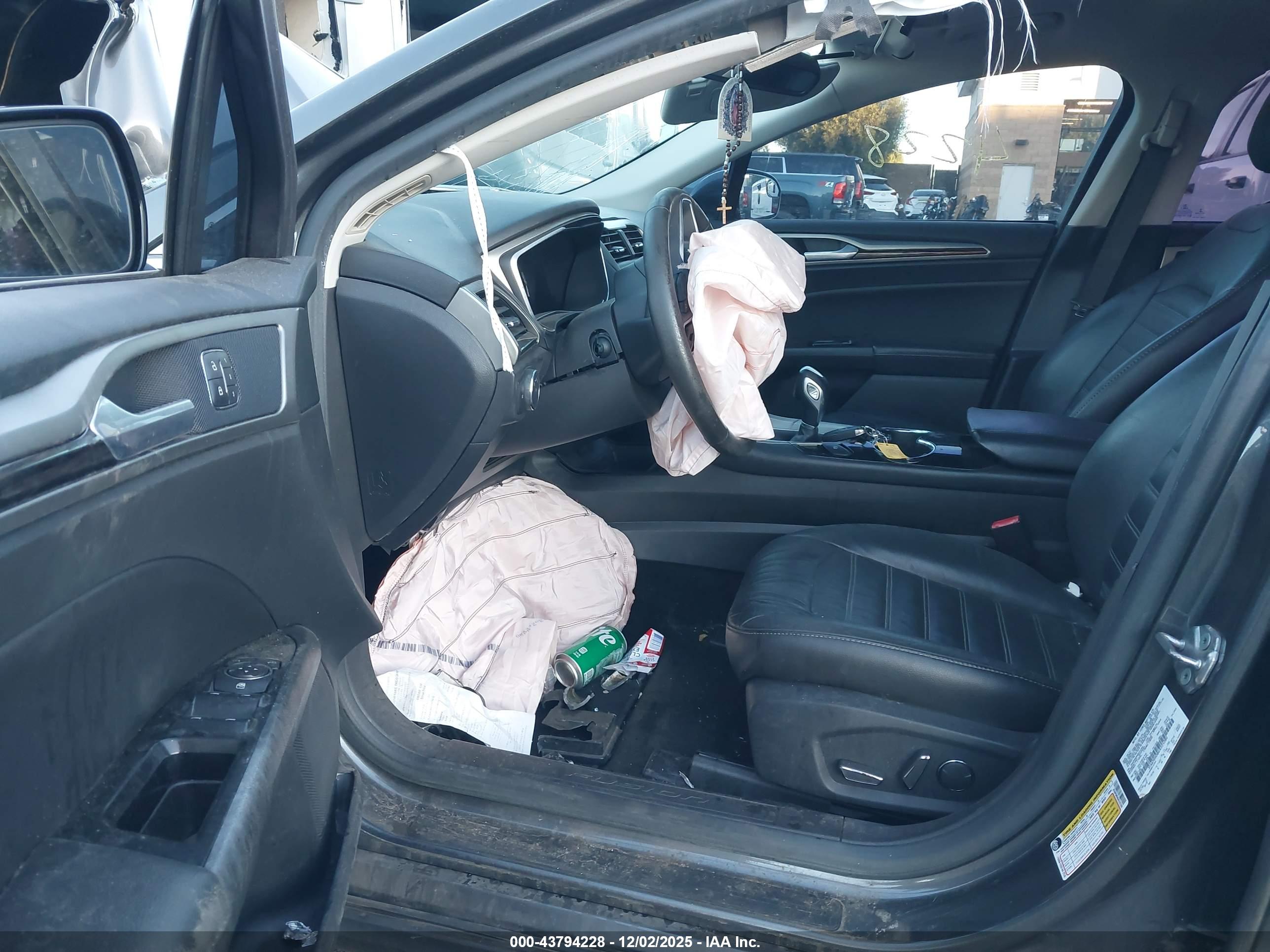 FORD FUSION image 5