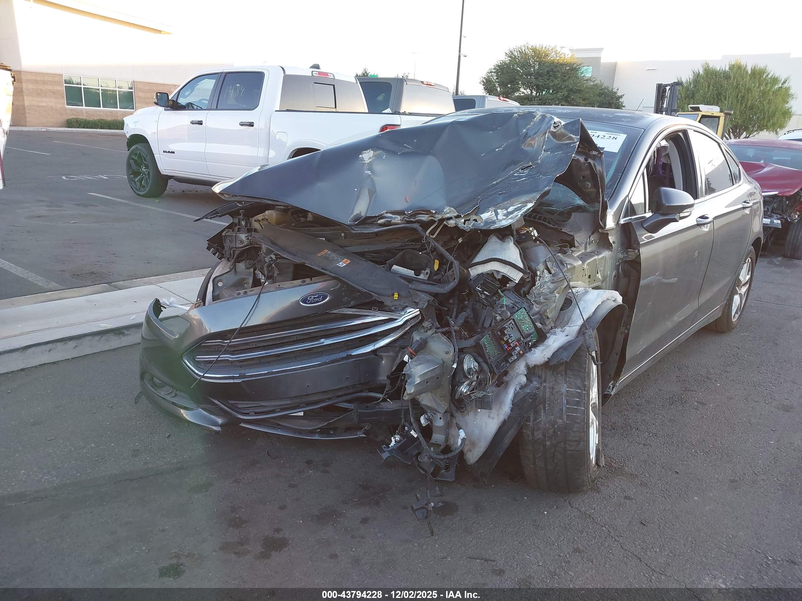 FORD FUSION image 6