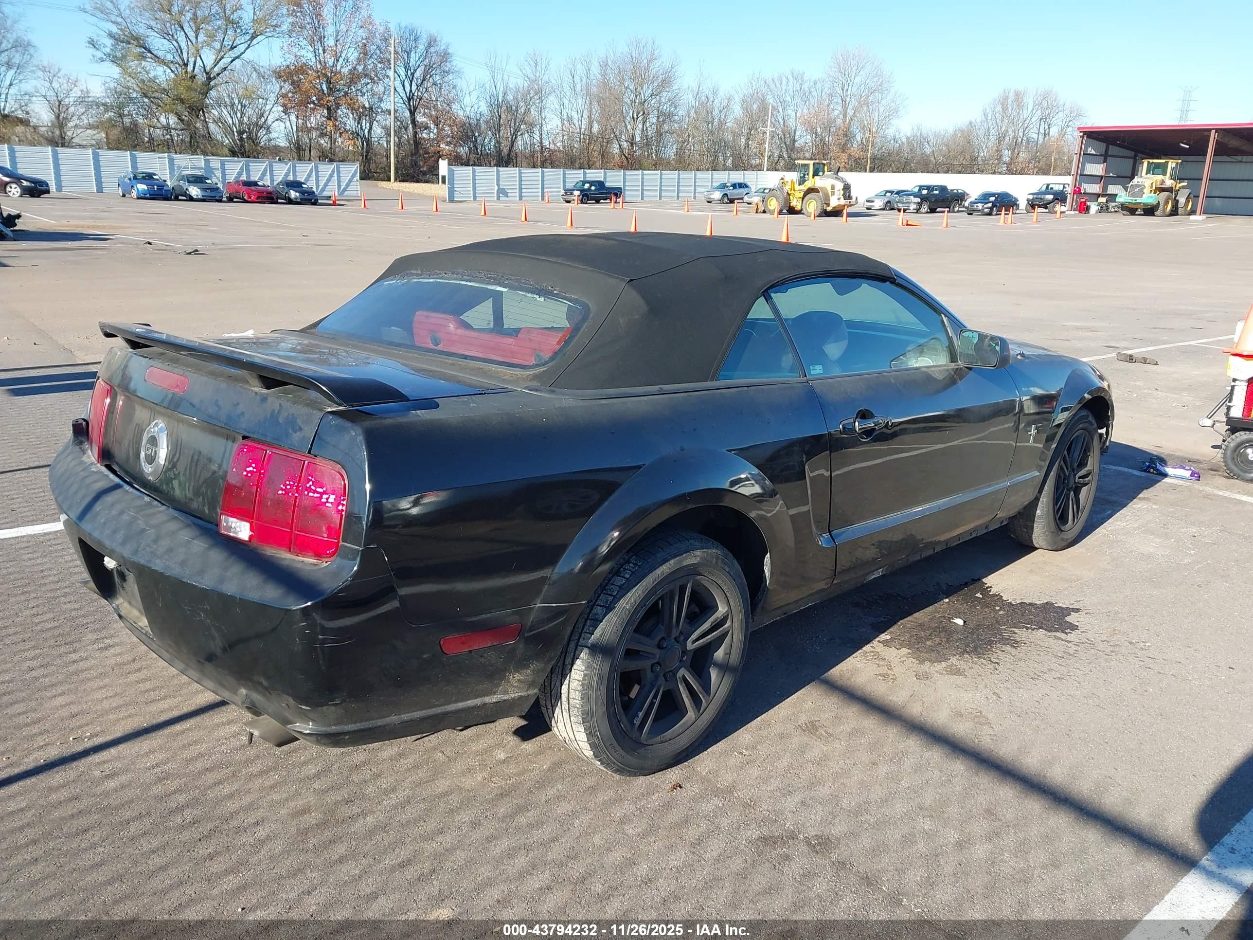 FORD MUSTANG image 4