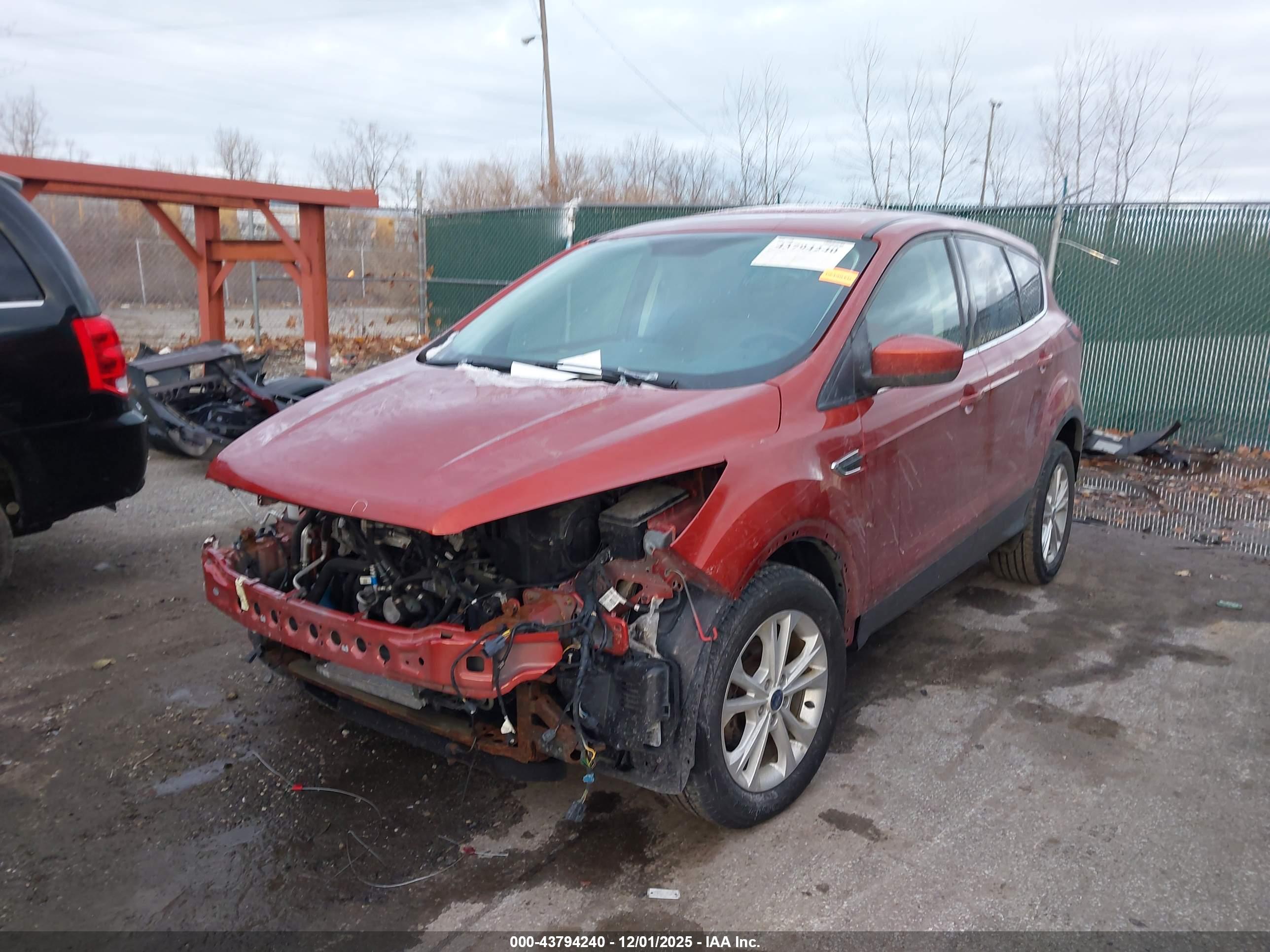FORD ESCAPE image 2