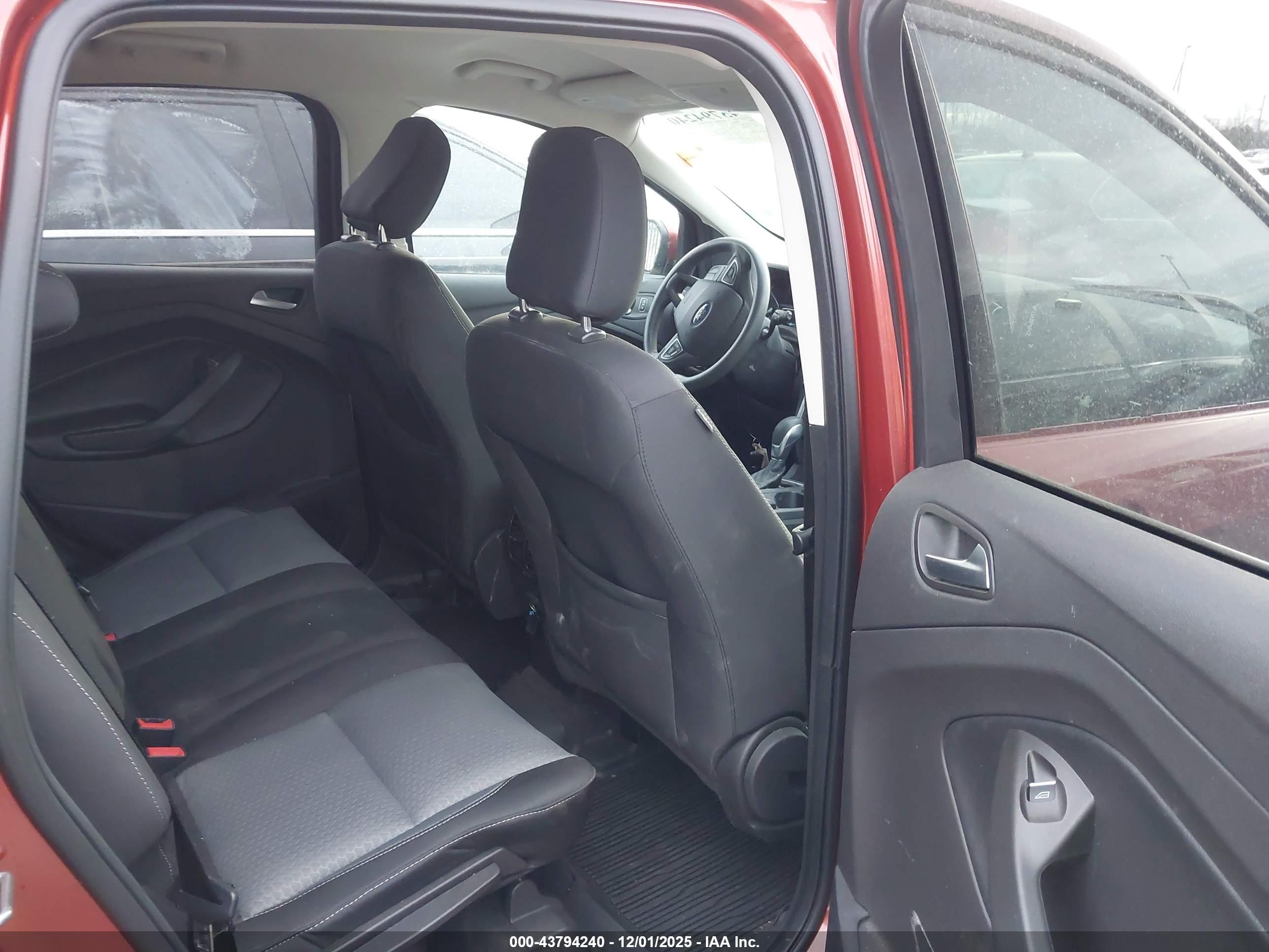 FORD ESCAPE image 8