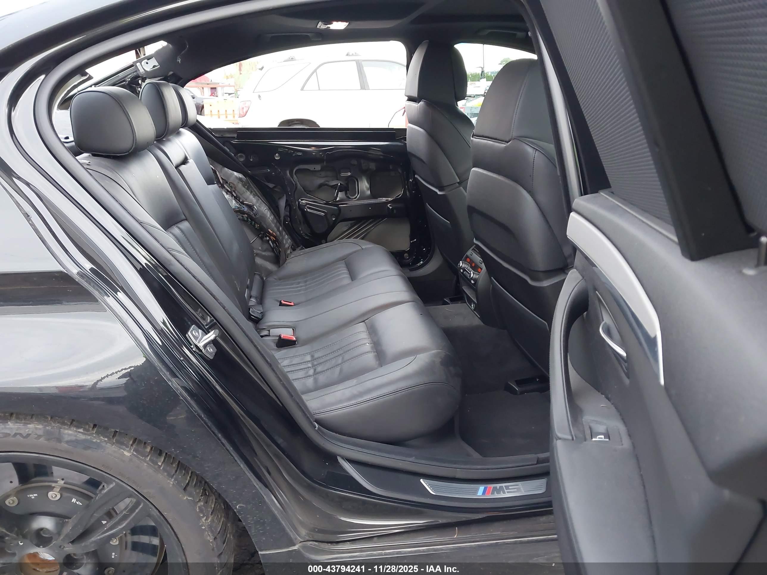 BMW M5 image 8