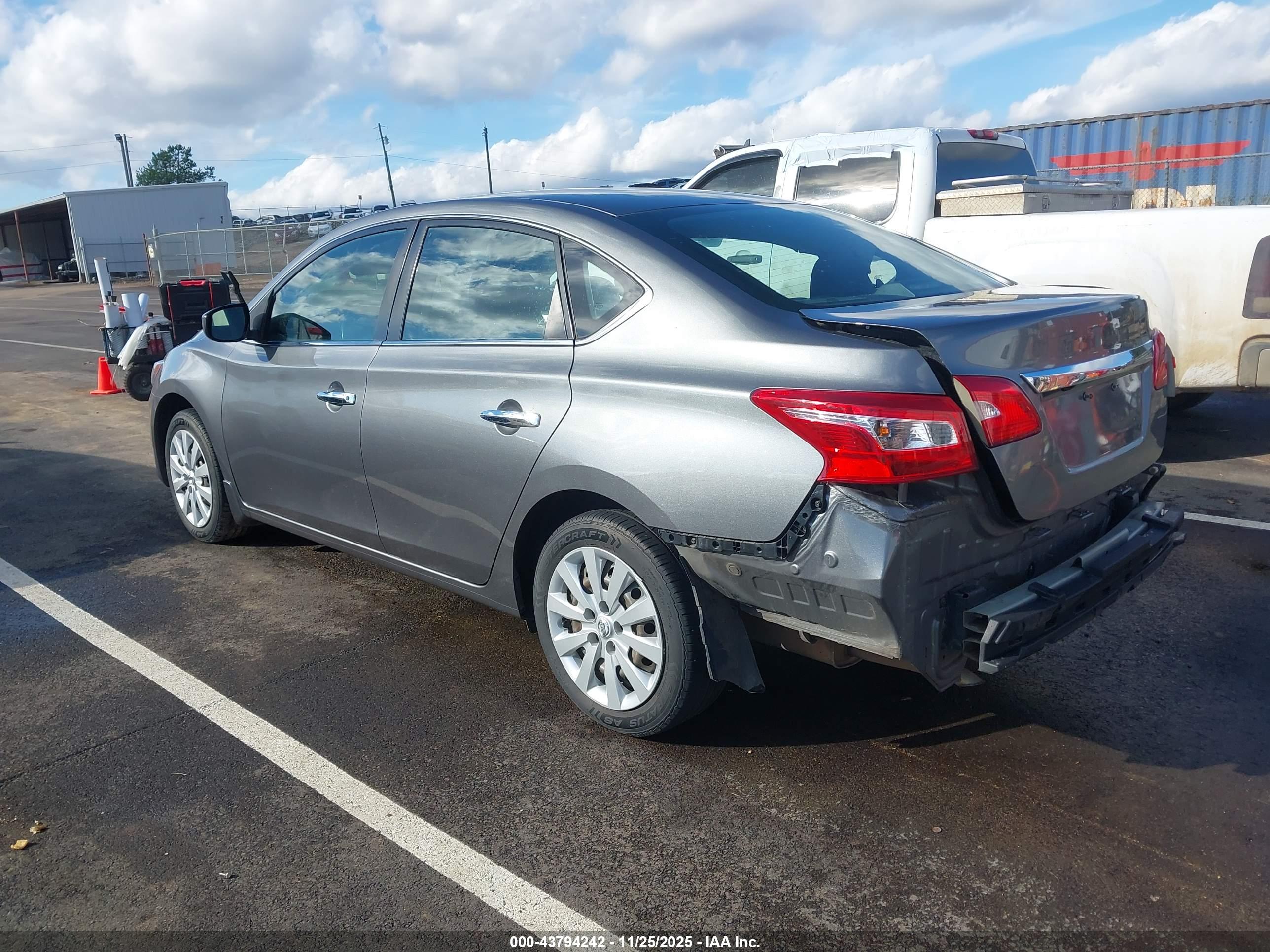 NISSAN SENTRA image 3