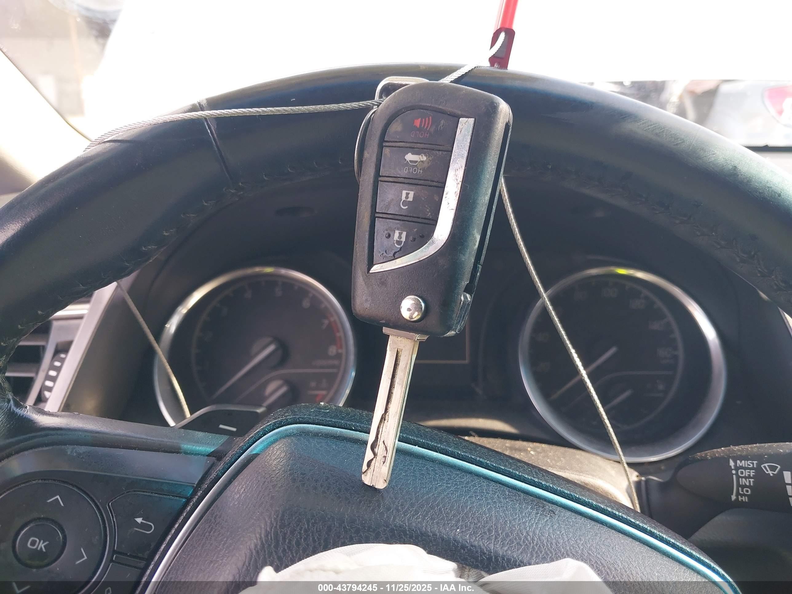 TOYOTA CAMRY image 11
