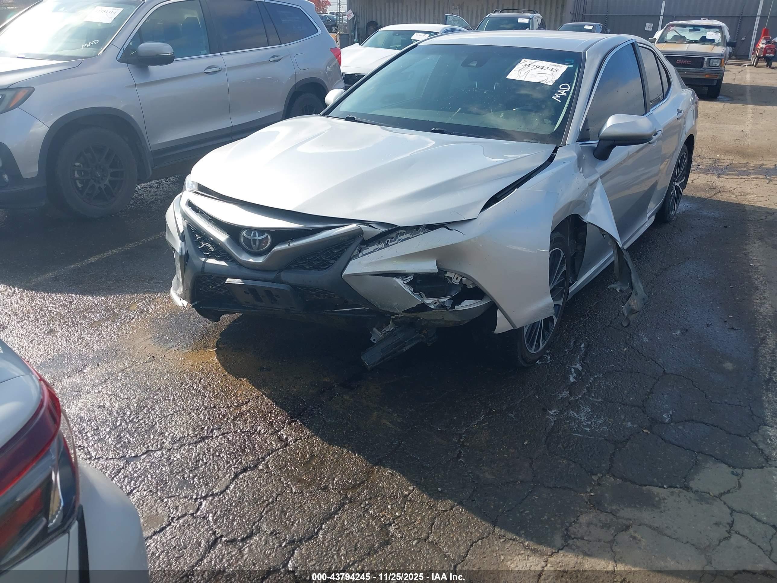 TOYOTA CAMRY image 6