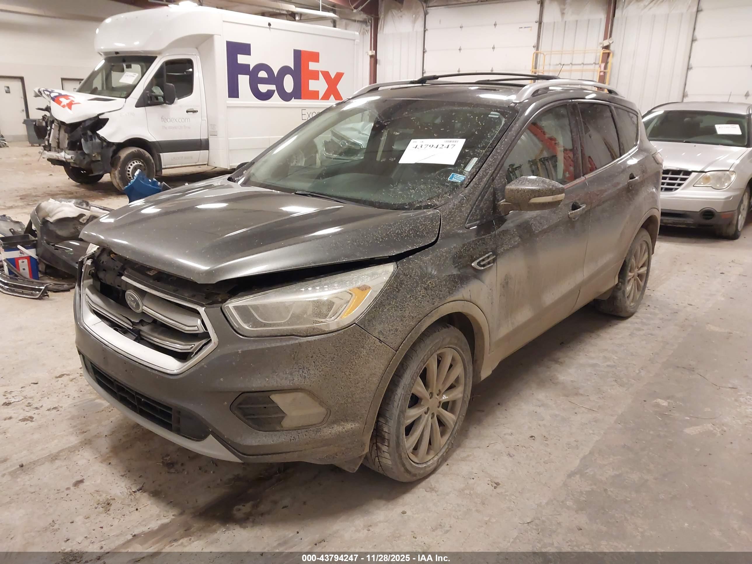 FORD ESCAPE image 2