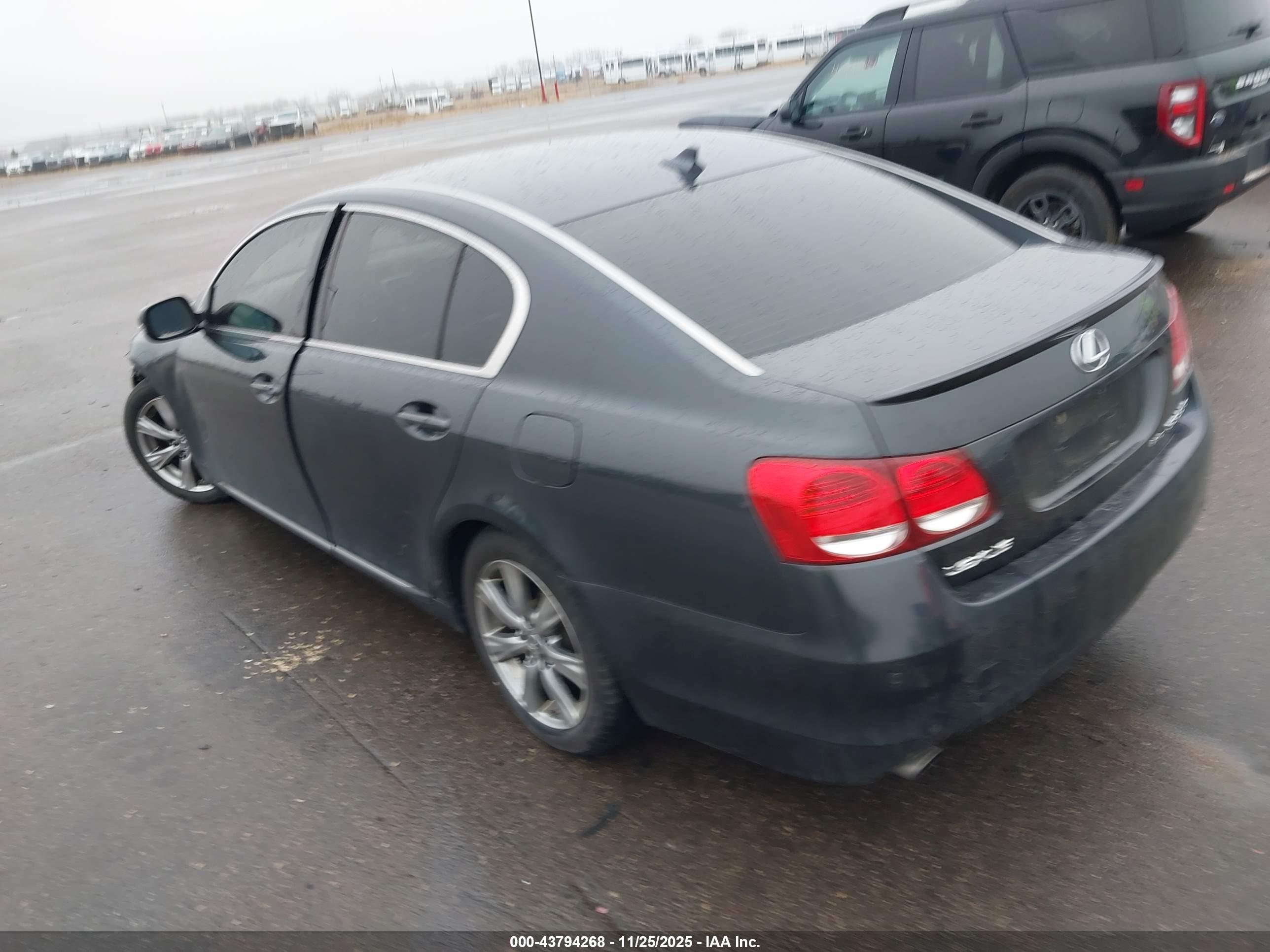 LEXUS GS image 3
