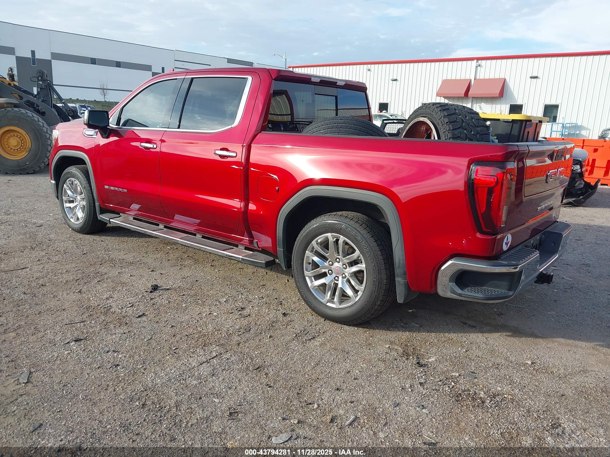 GMC SIERRA image 3