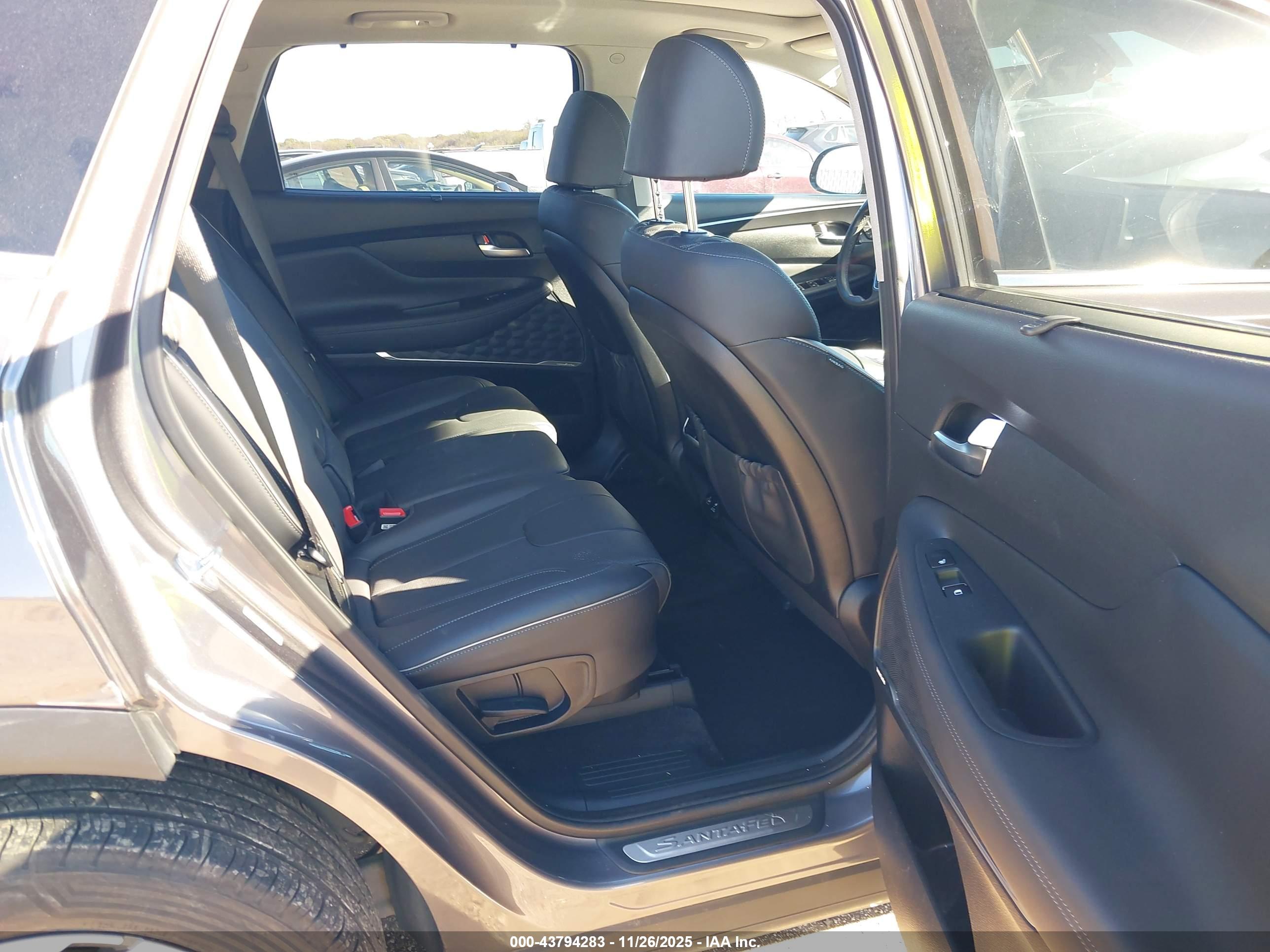 HYUNDAI SANTA image 8