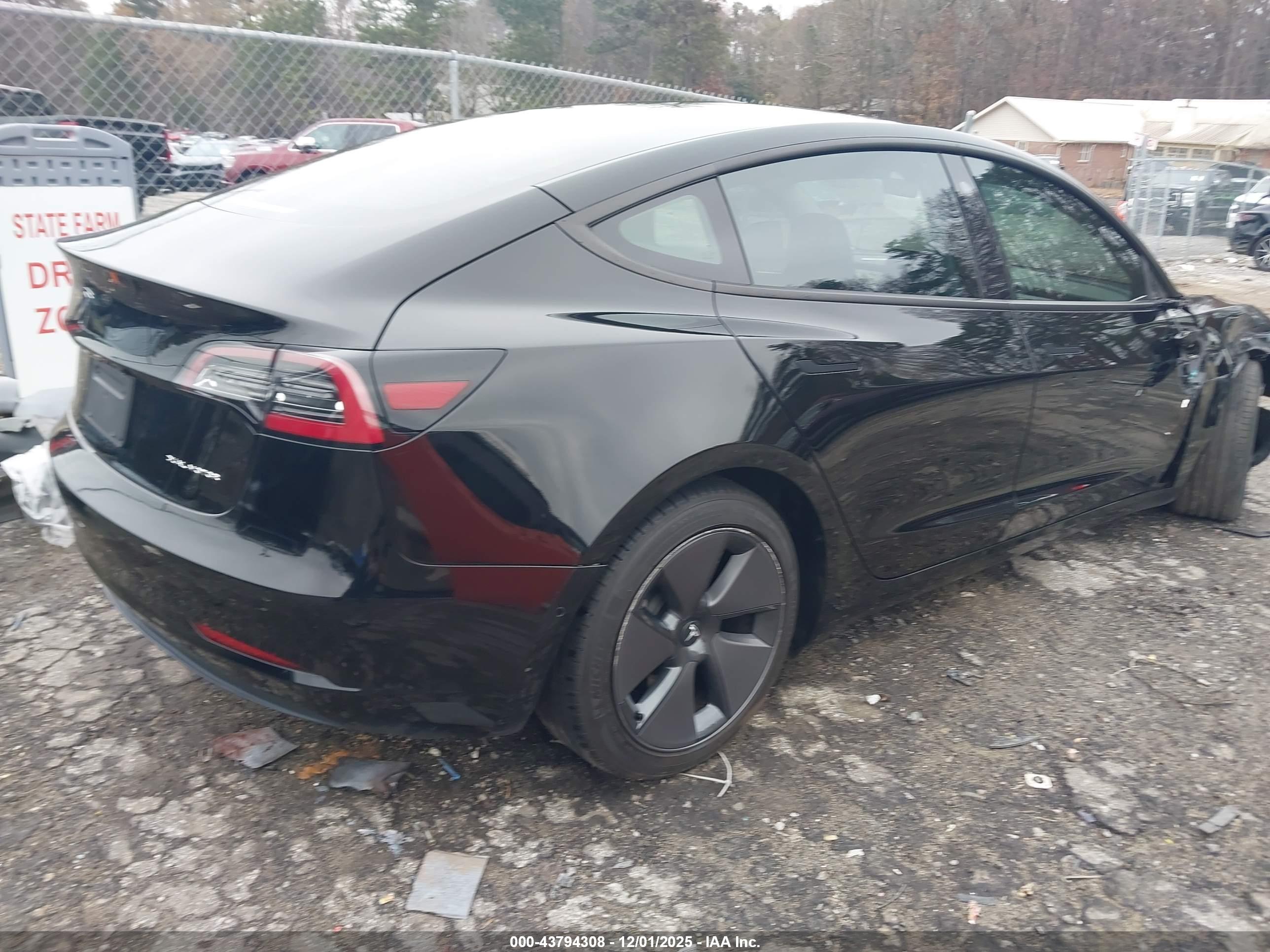 TESLA MODEL image 4