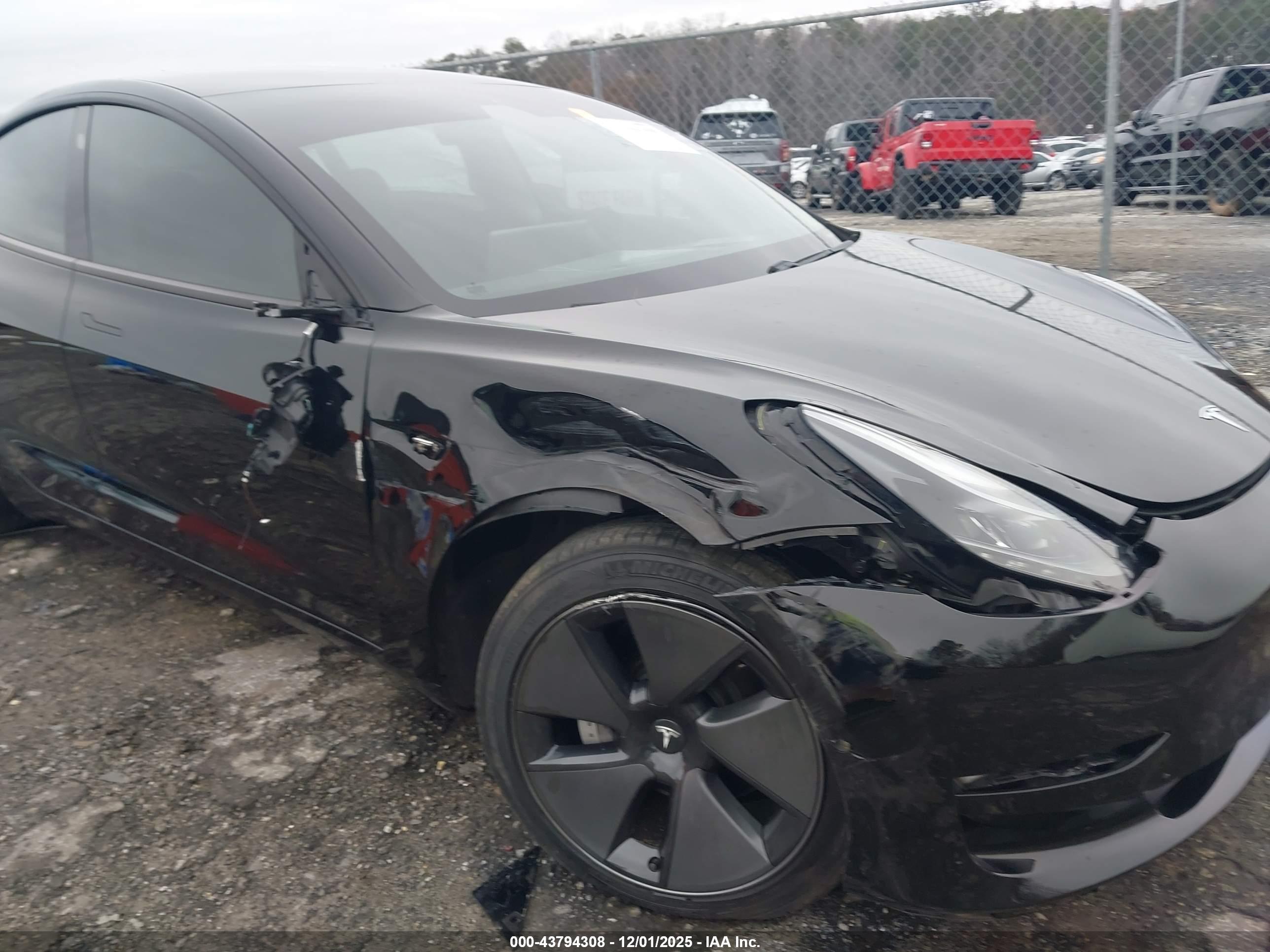TESLA MODEL image 6