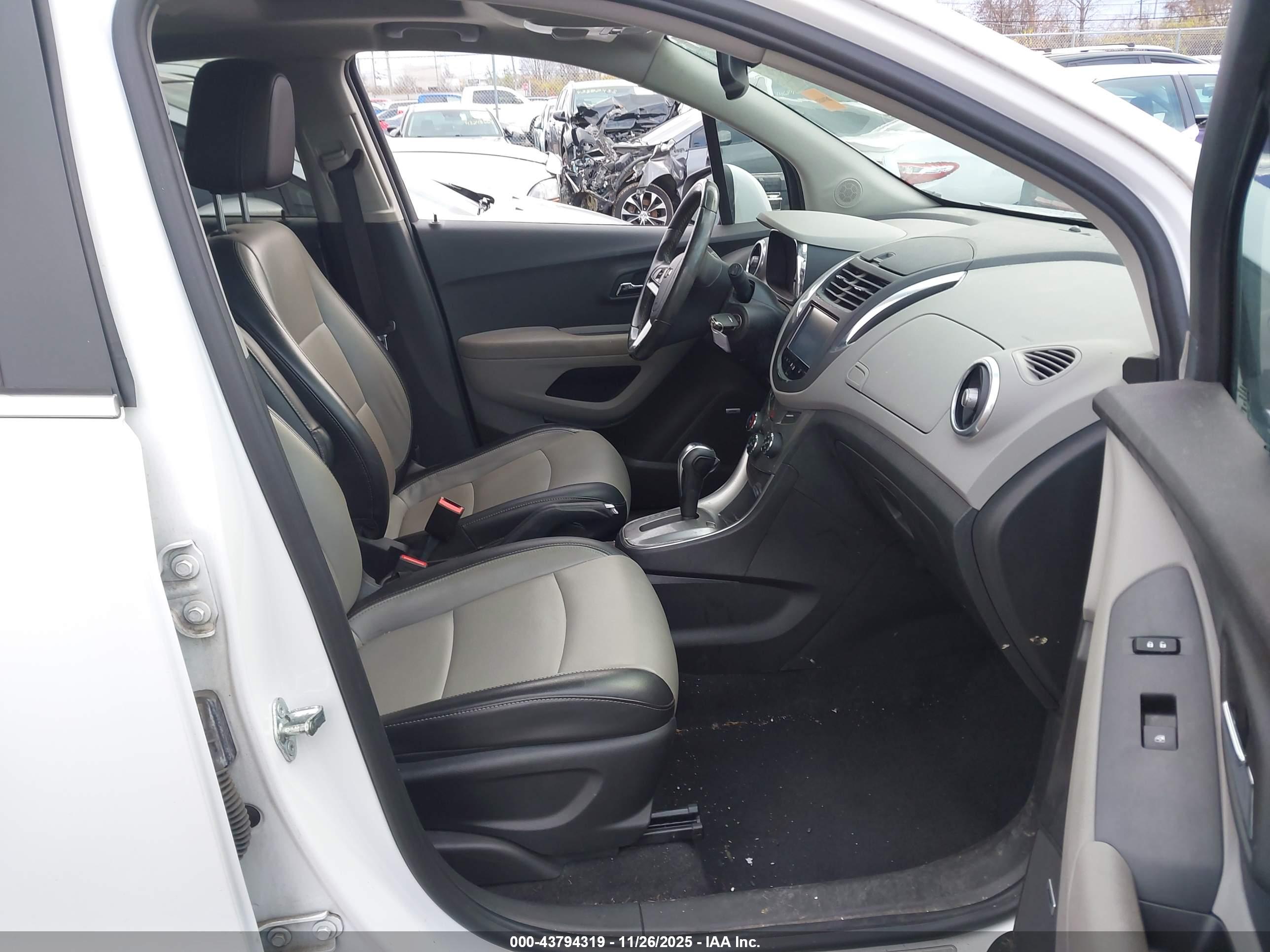 CHEVROLET TRAX image 5