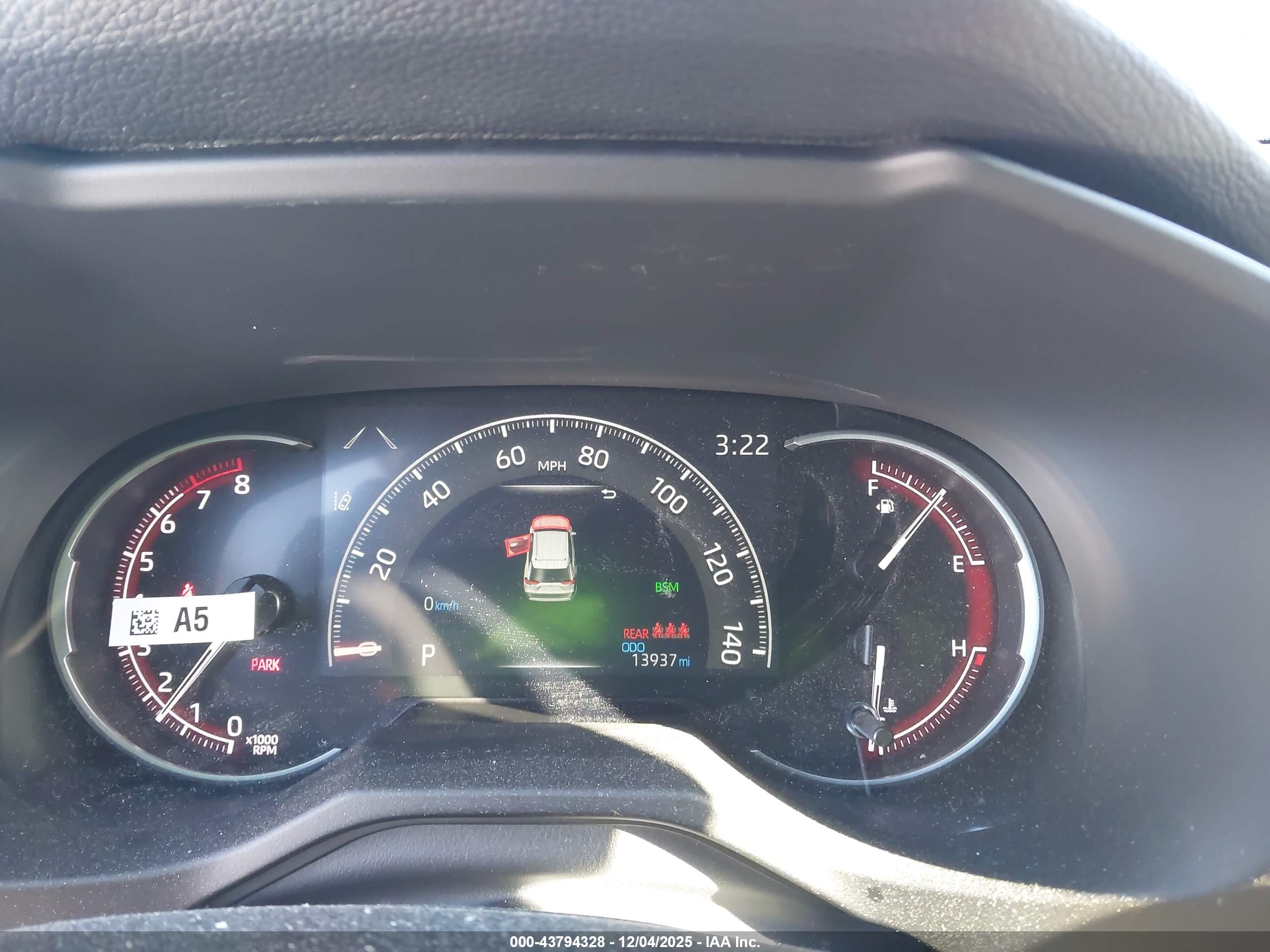 TOYOTA RAV4 image 7
