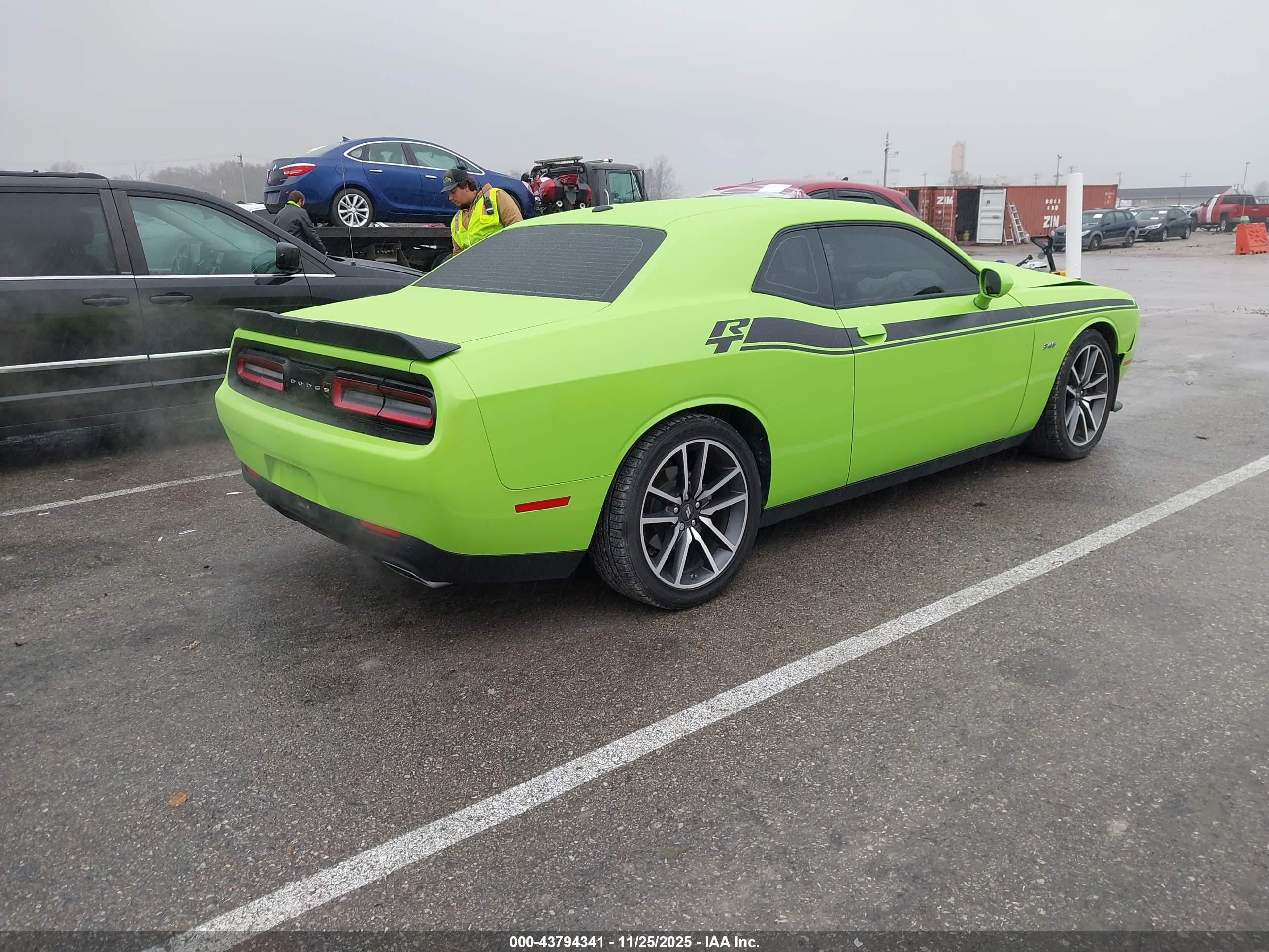 DODGE CHALLENGER image 4